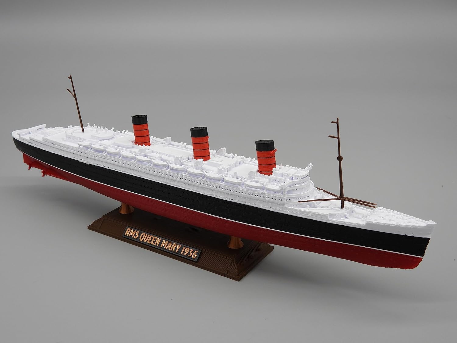 TheRoller3d RMS Queen Mary Model 1 Foot in Length (Model with Stand)