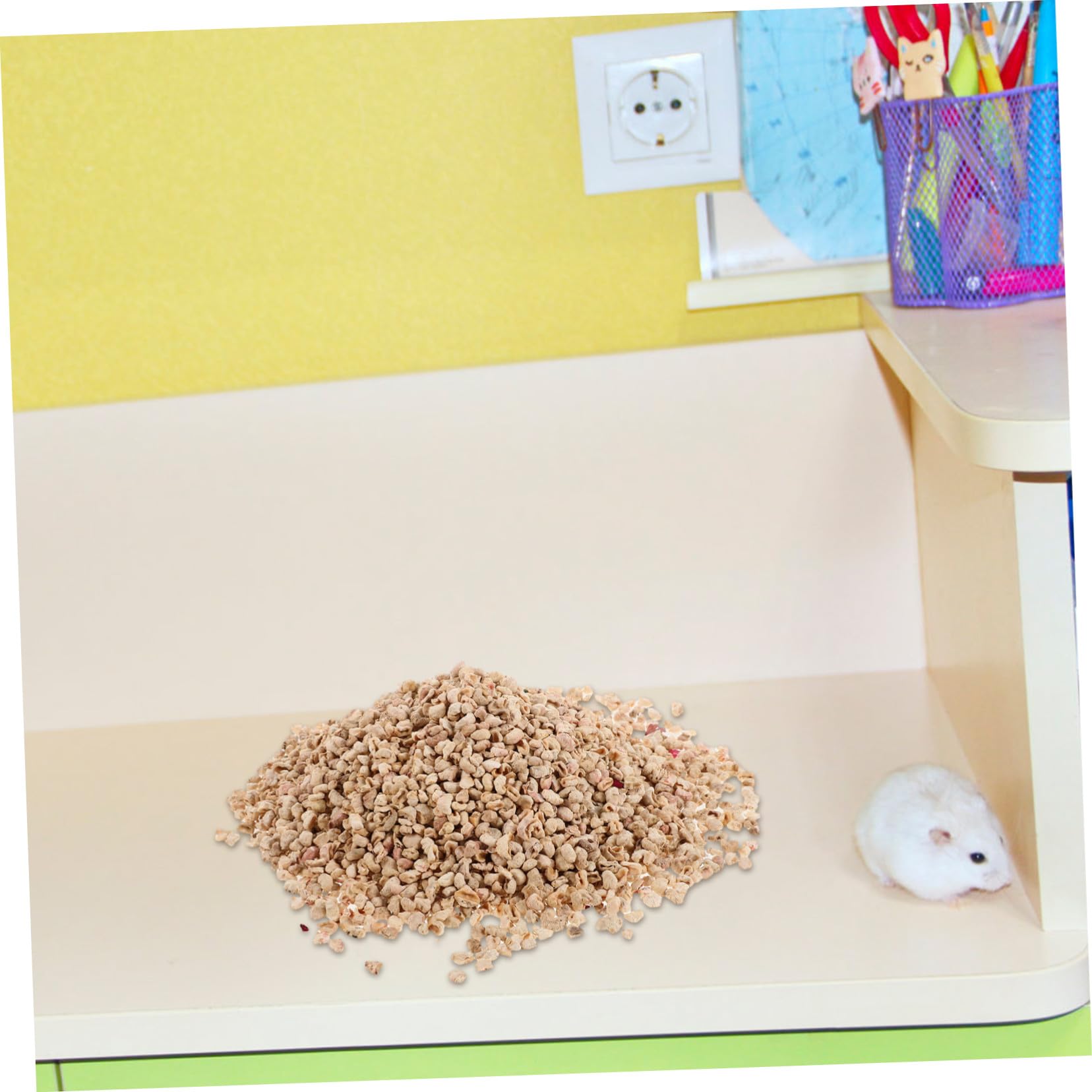 Lettiera Naturale per Piccoli Animali 1000g Fiori, Piante Aromatiche e Tutolo di Mais per Conigli e Cincillà, Facile Manutenzione in Gabbia Colore Casuale
