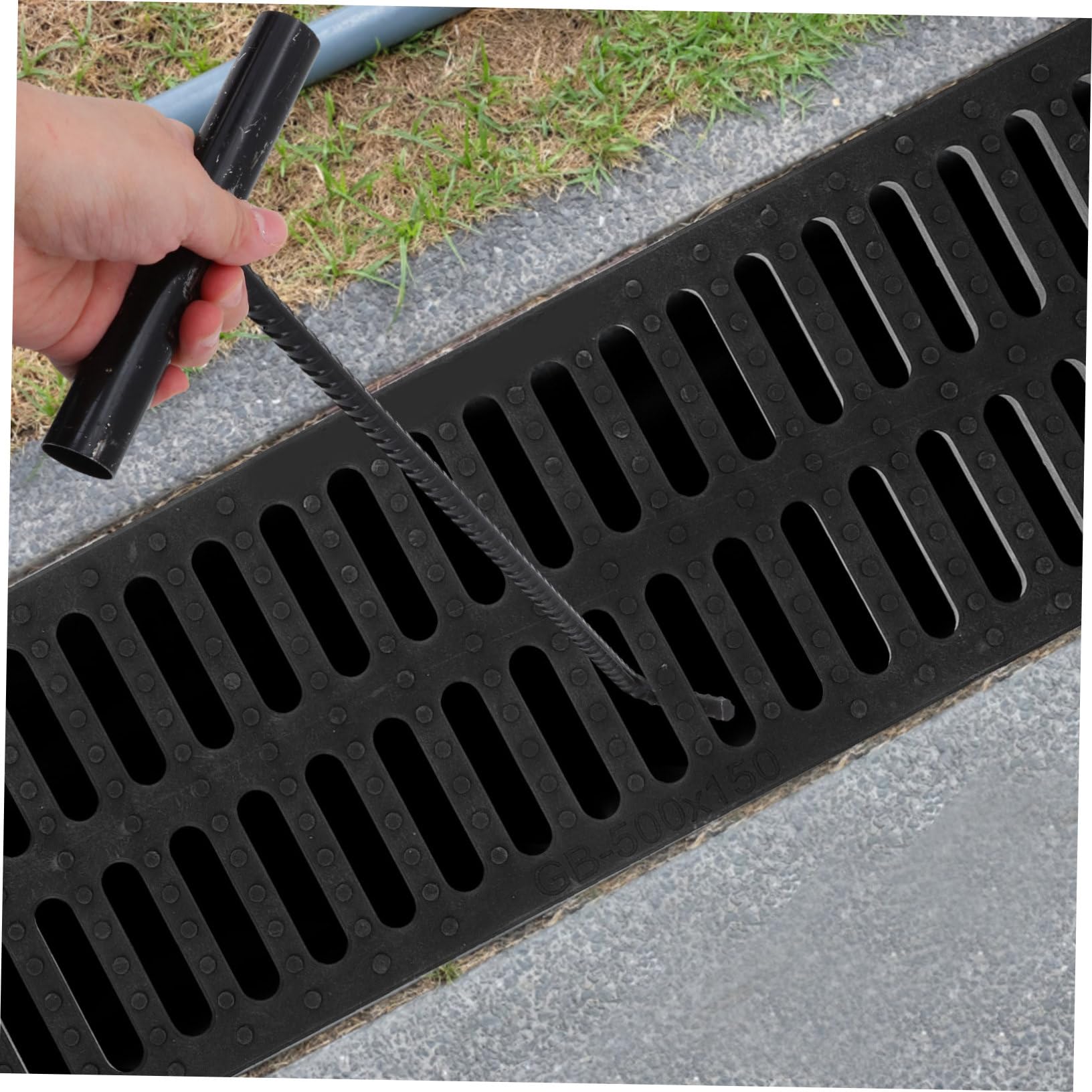 Gancio Chiave Tombino Portatile T-shape in Acciaio Resistente per Sollevamento e Spostamento Chiusini Cemento Strumento Pratico e Robusto per Manutenzione Pozzetti