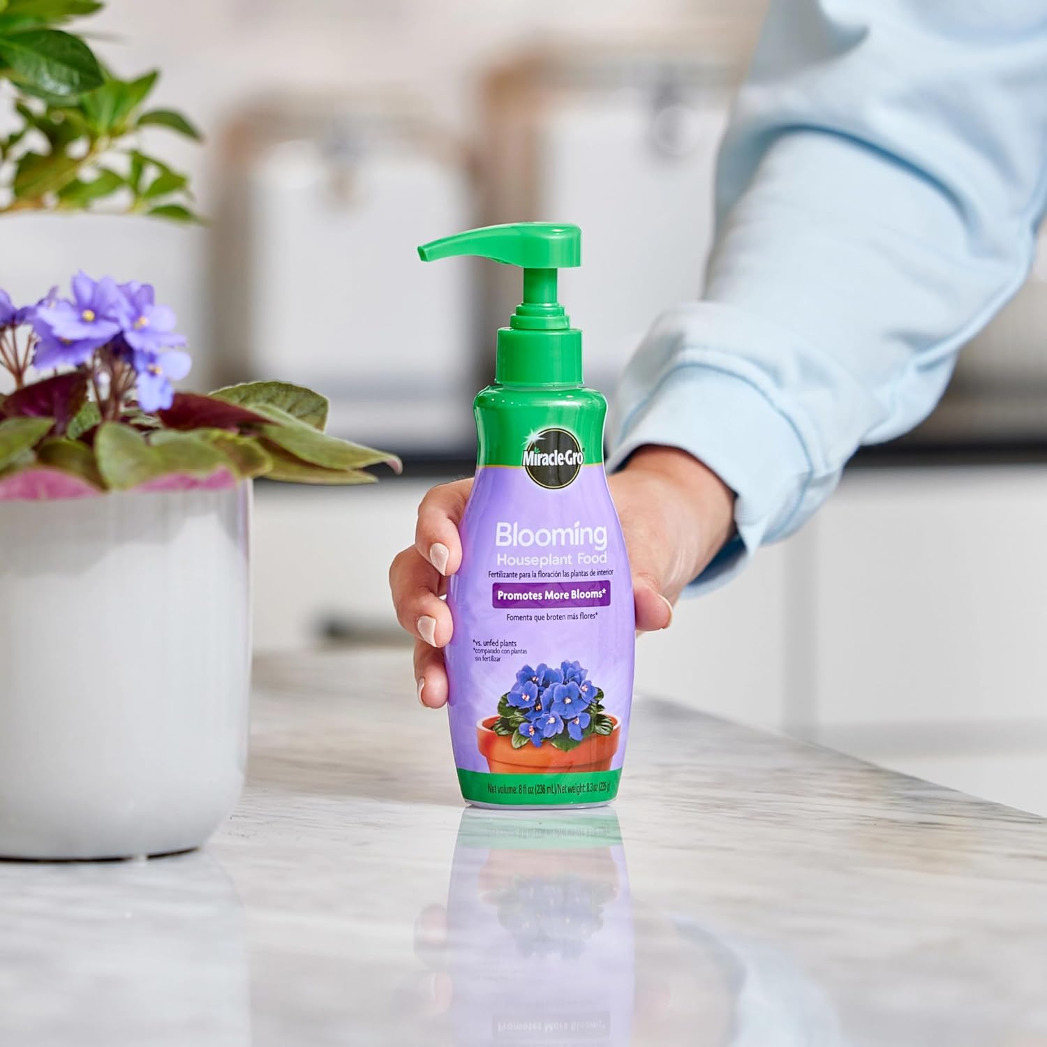 Miracle-Gro Blooming Houseplant Food - Fertilizer for Indoor Plants, 8 fl. oz. 1 Pack (8 fl oz each)
