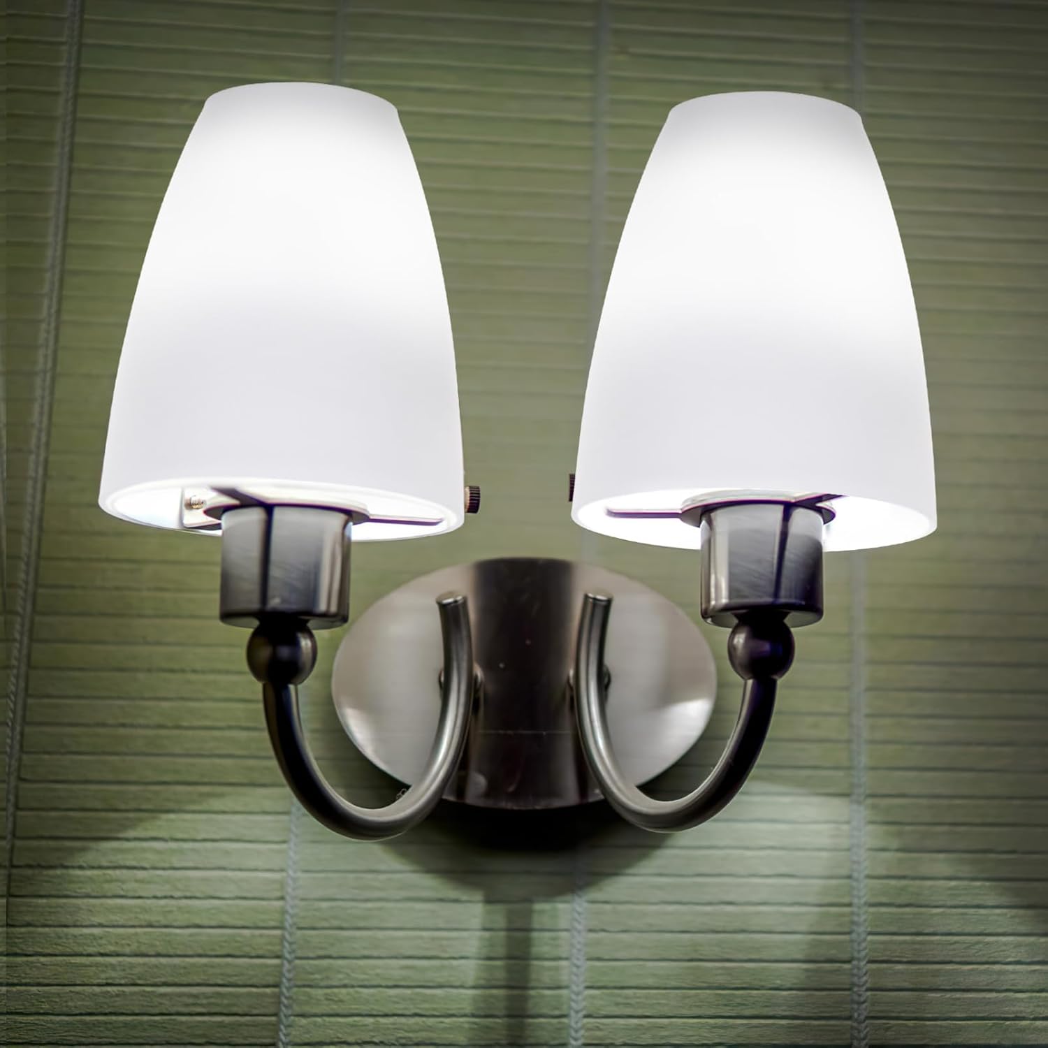 Cabilock 2-Pack Plastic Lampshades 4.52X3.93X1.96 Inch Replacement Lamp Shade Covers for Desk and Table Lamps Suitable for Home Office Hotel Lighting