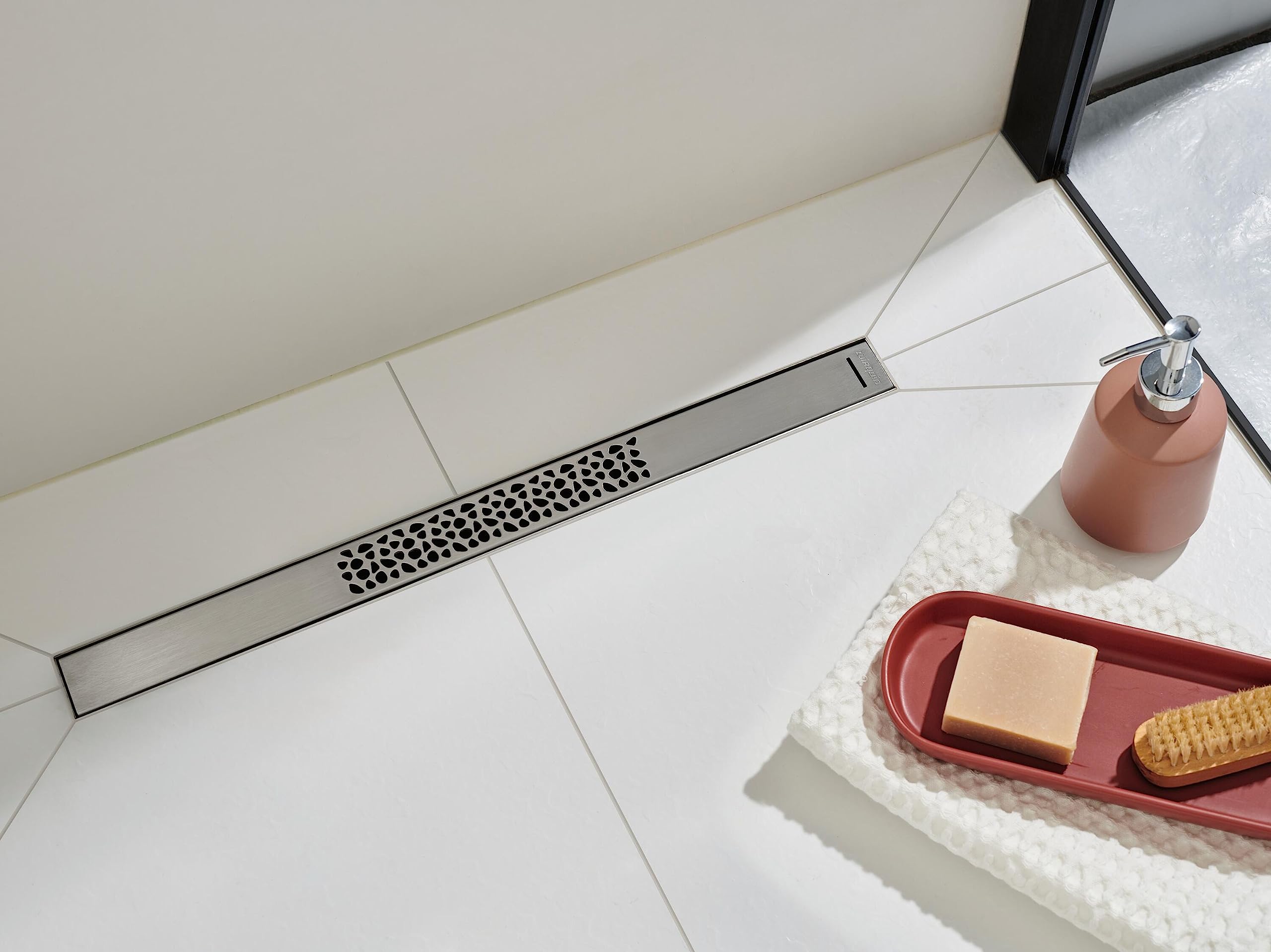 Wirquin 30724323 Caniveau de Douche So'Line Chromé 50 cm | Grille inox, extraplat, débit 33 L/min, guides pentes intégrés, installation facile, anti-odeurs, origine France garantie