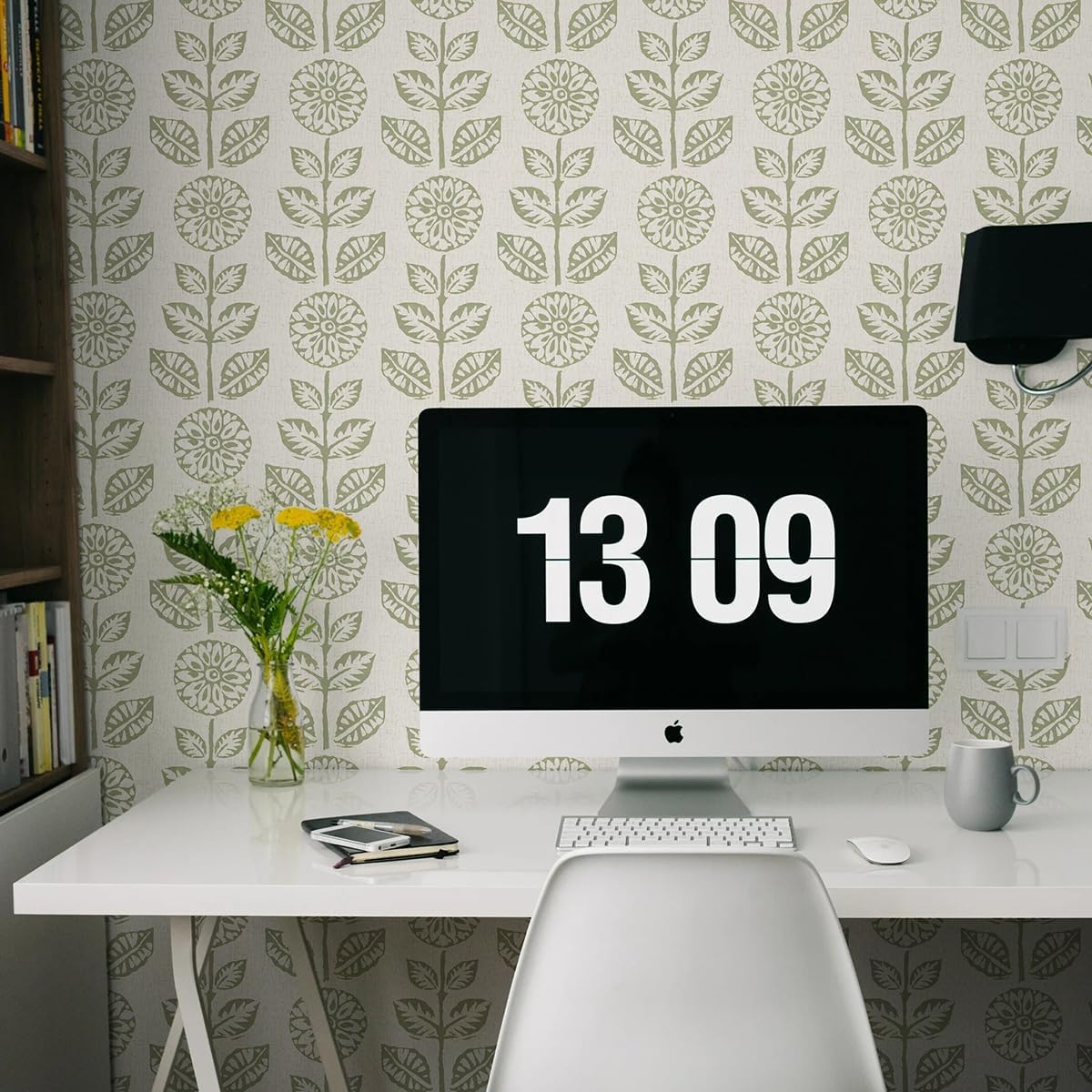 Wudnaye Vintage Floral Peel and Stick Wallpaper Beige Floral Contact Paper 17.7in × 393.7in Tulip Self Adhesive Wallpaper Boho Flowers Removable Waterproof Wall Paper for Bathroom Bedroom Decorative