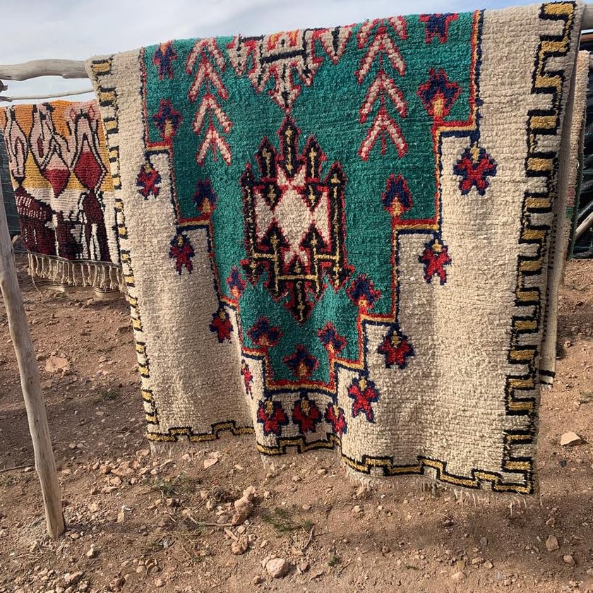 Générique Tifinagh Shop - Tapis Berbère Boujaad Authentique - Fait Main en Laine – 224 x 145 cm – Tapis Marocain Artisanal du Maroc
