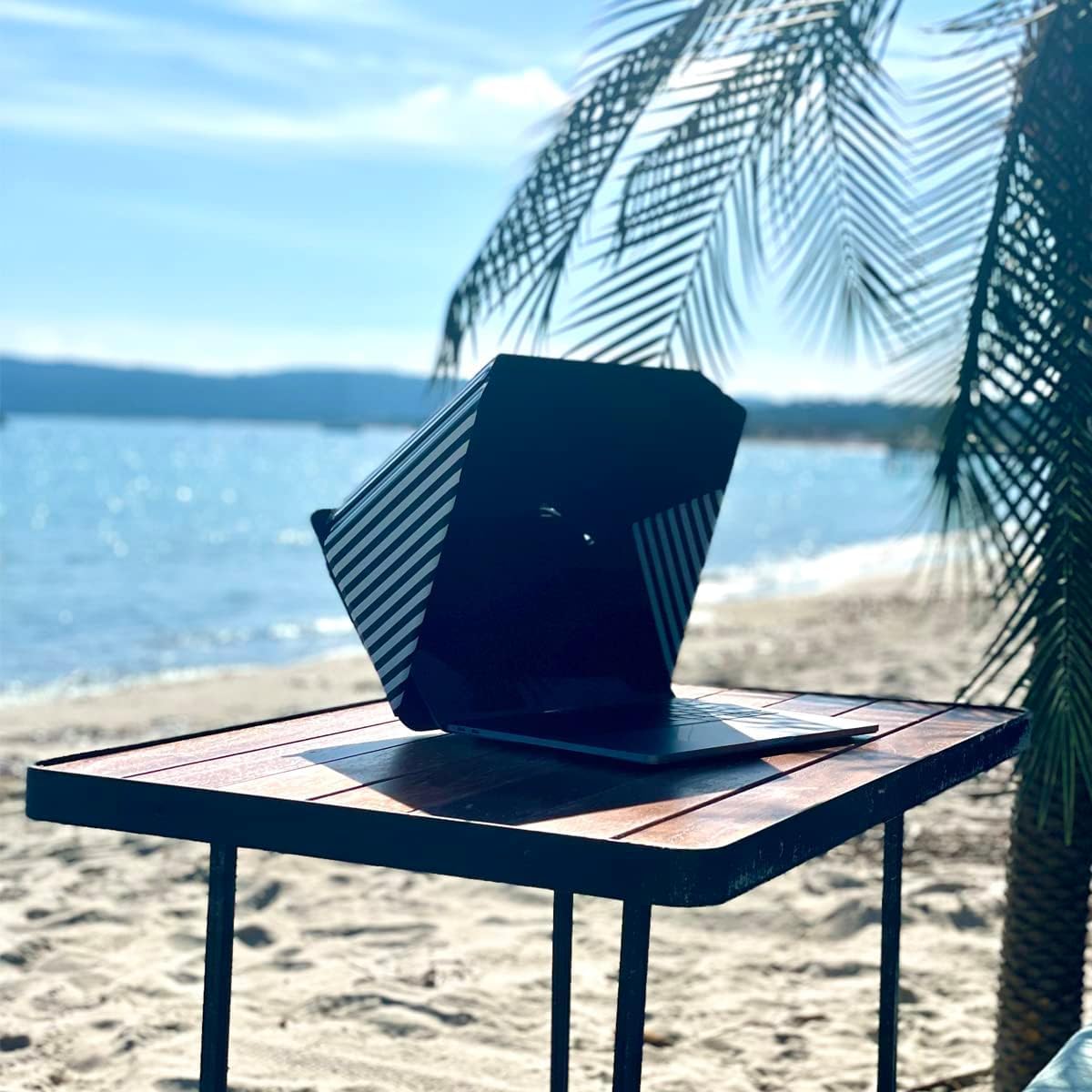 Pare-Soleil 4 en 1 pour Ordinateur Portable - Pare-Soleil pour écran - Protection Contre la Chaleur - Amélioration du Contraste - Convient aux Ordinateurs Portables de 15"-16
