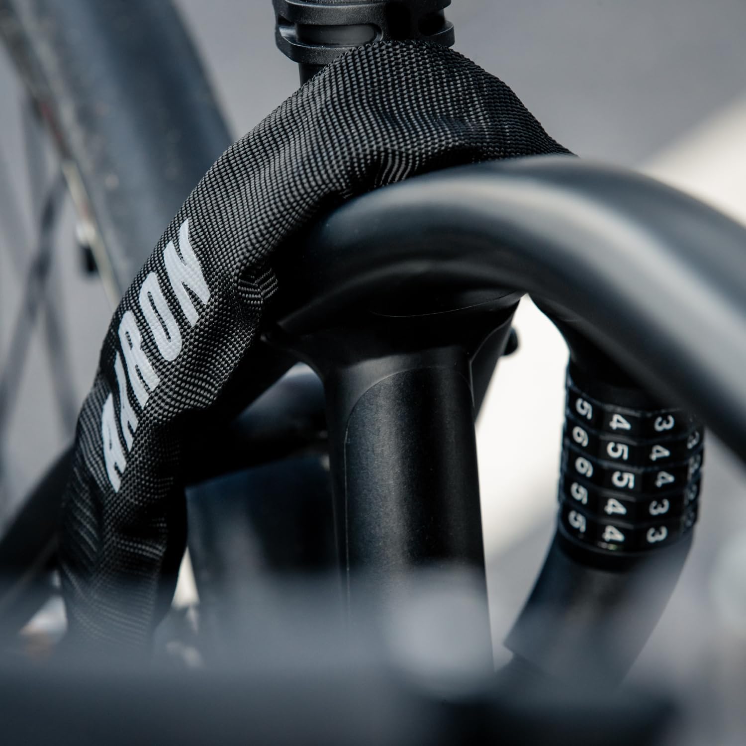 AARON Lock One Fahrradschloss mit 5-stelligem Zahlencode, Kettenschloss aus Stahl und hoher Sicherheitsstufe, Schloss für für E-Bike, Mountainbike, Trekkingrad, Tourenrad, Rennrad in schwarz