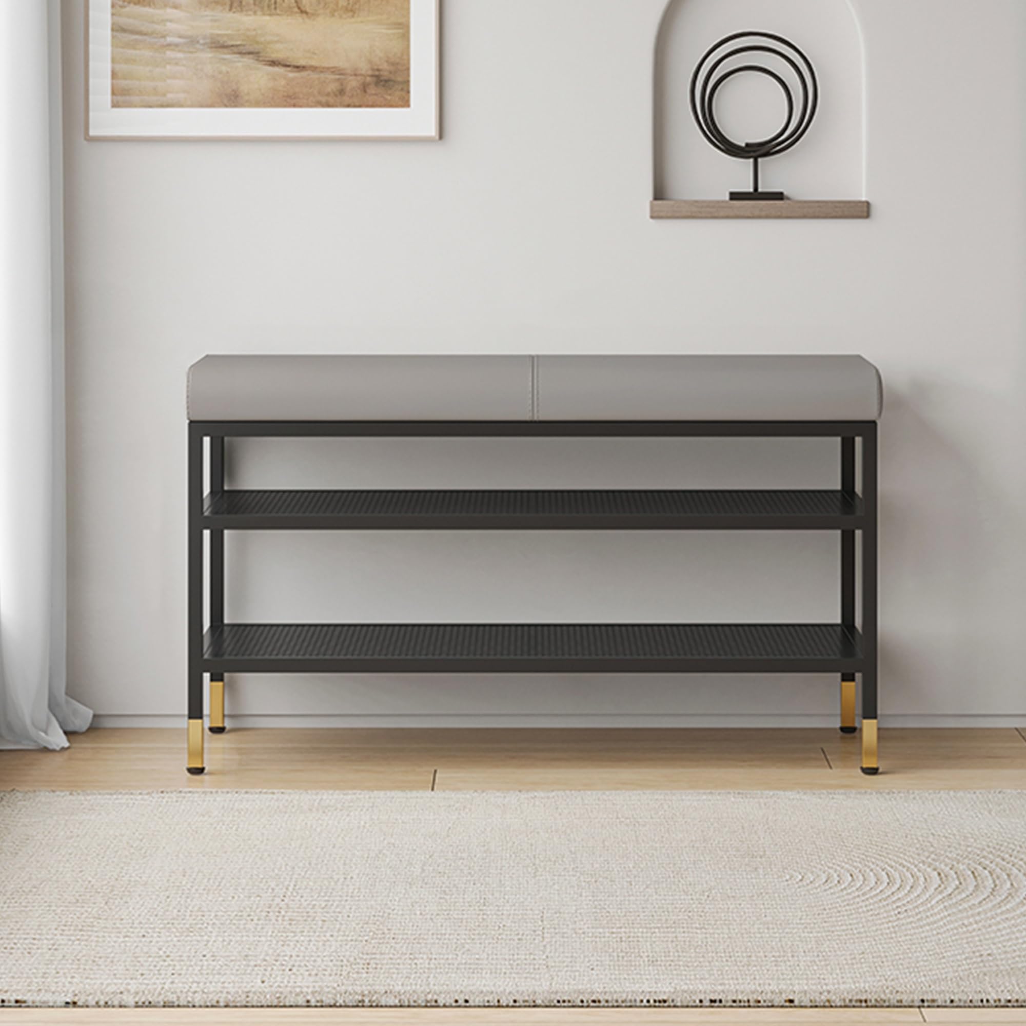 Banc de rangement à chaussures ouvert pour optimiser un petit couloir