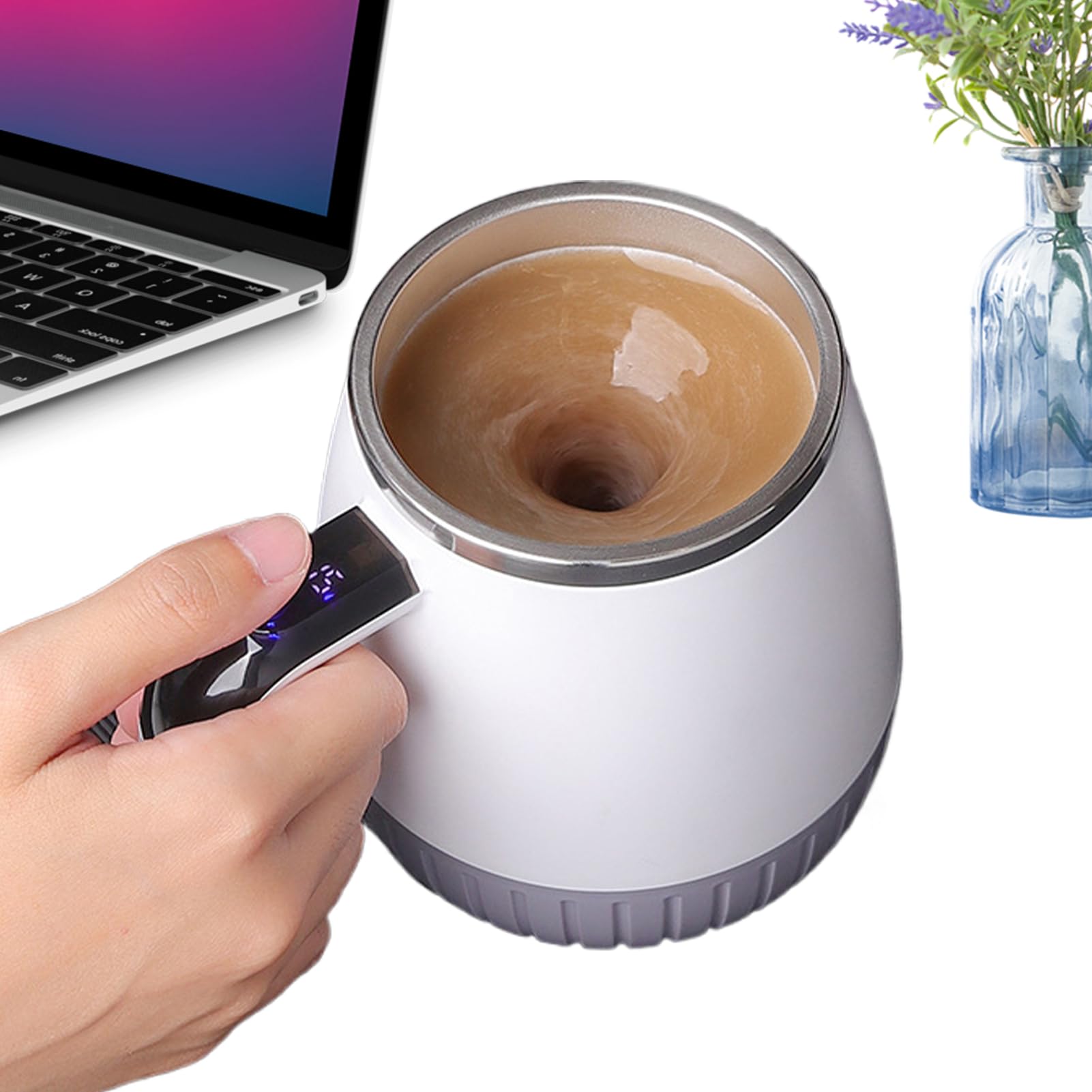 Tasse à mélange électrique contre les grumeaux de café et thé au bureau