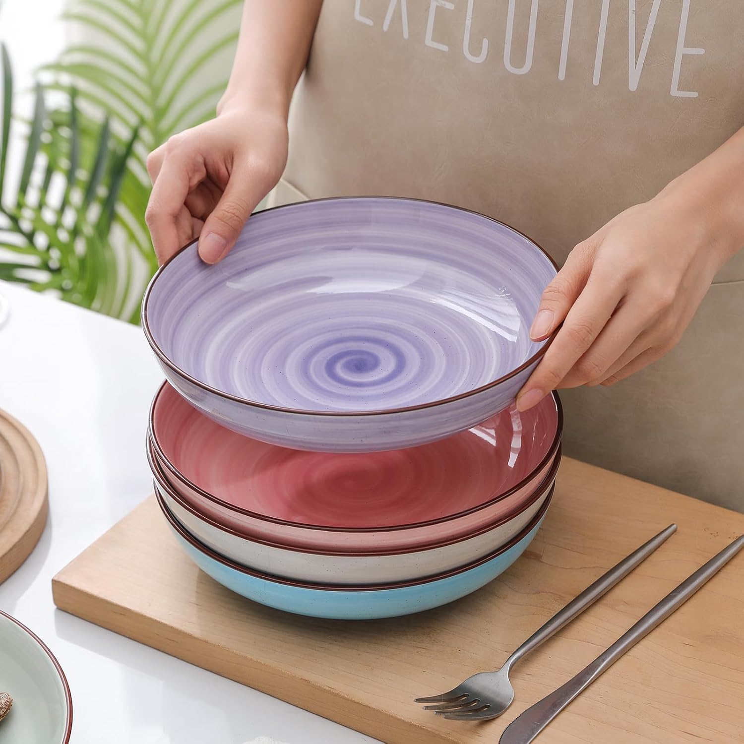 Selamica Ceramic 16-Pieces Dinnerware Set, Ceramic Dishes Set for 4, Kitchen Plates and Bowls Sets, Dinner Plates Set, Spray Black Dots, Gradient Color