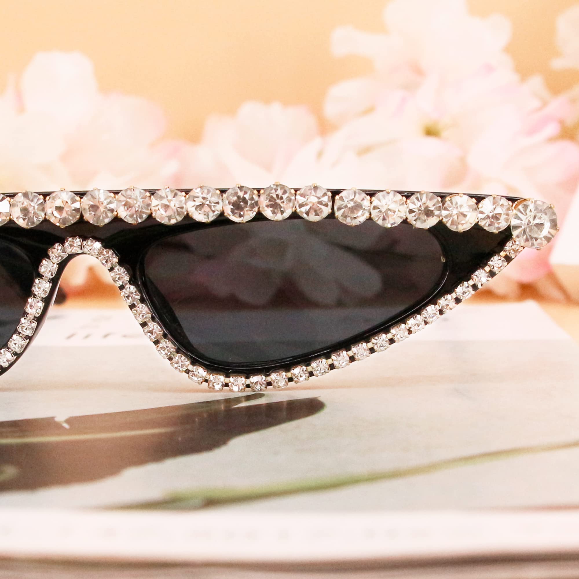 Amazon.com: Naimo Vintage Retro Sparkling Crystal Cat Eye  display picture 2