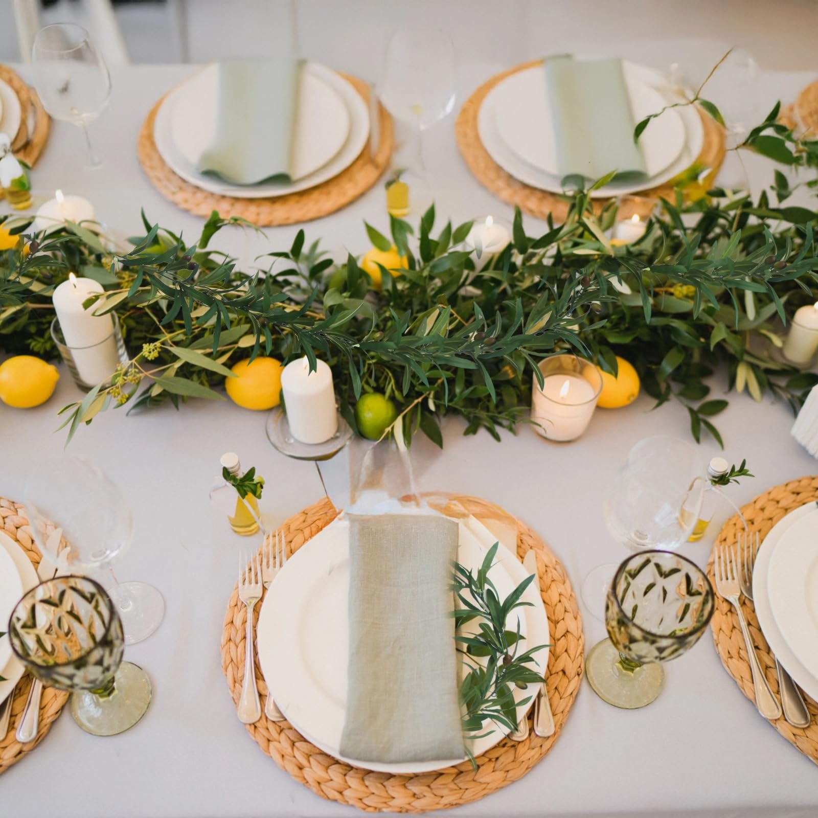 Olivenzweig-Girlande, künstliche Ranken für die Innendekoration, naturgetreues Grün mit 288 Blättern und 20 Früchten, Weihnachtsdeko für Zuhause und Feste, 4 ft, 4er Set