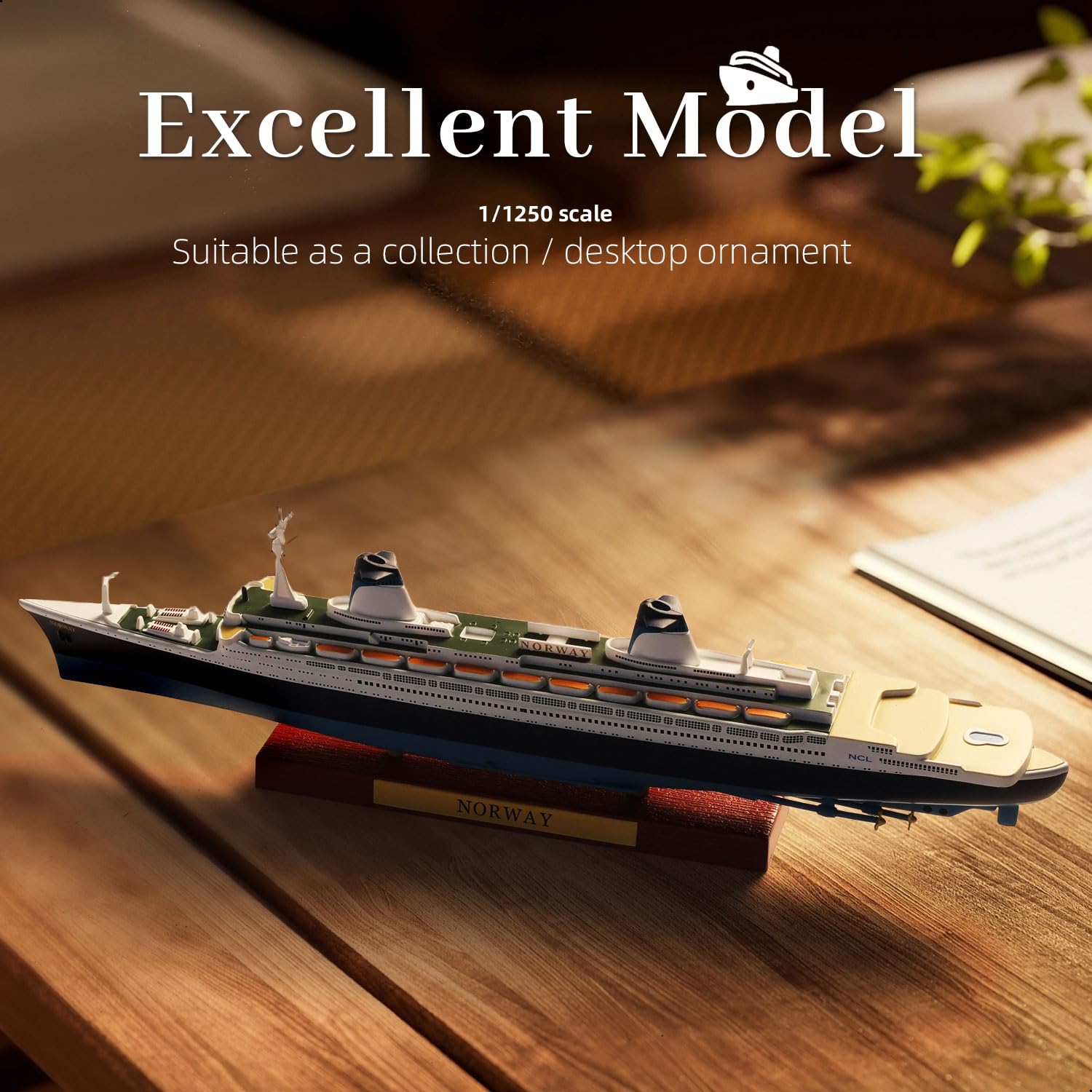 Maquette de Bateau de croisière SS Norway au 1/1250, modèle Classique en Alliage métallique moulé sous Pression, légendaire paquebot norvégien, avec Socle en Bois, pour Collection ou Cadeau.