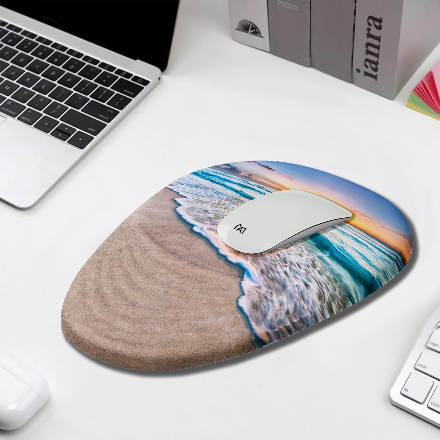 Tappetino per mouse con poggiapolsi, tappetino per mouse ergonomico con supporto per il polso, in memory foam e base antiscivolo in PU con design a cuneo a gradini per alleviare il dolore,