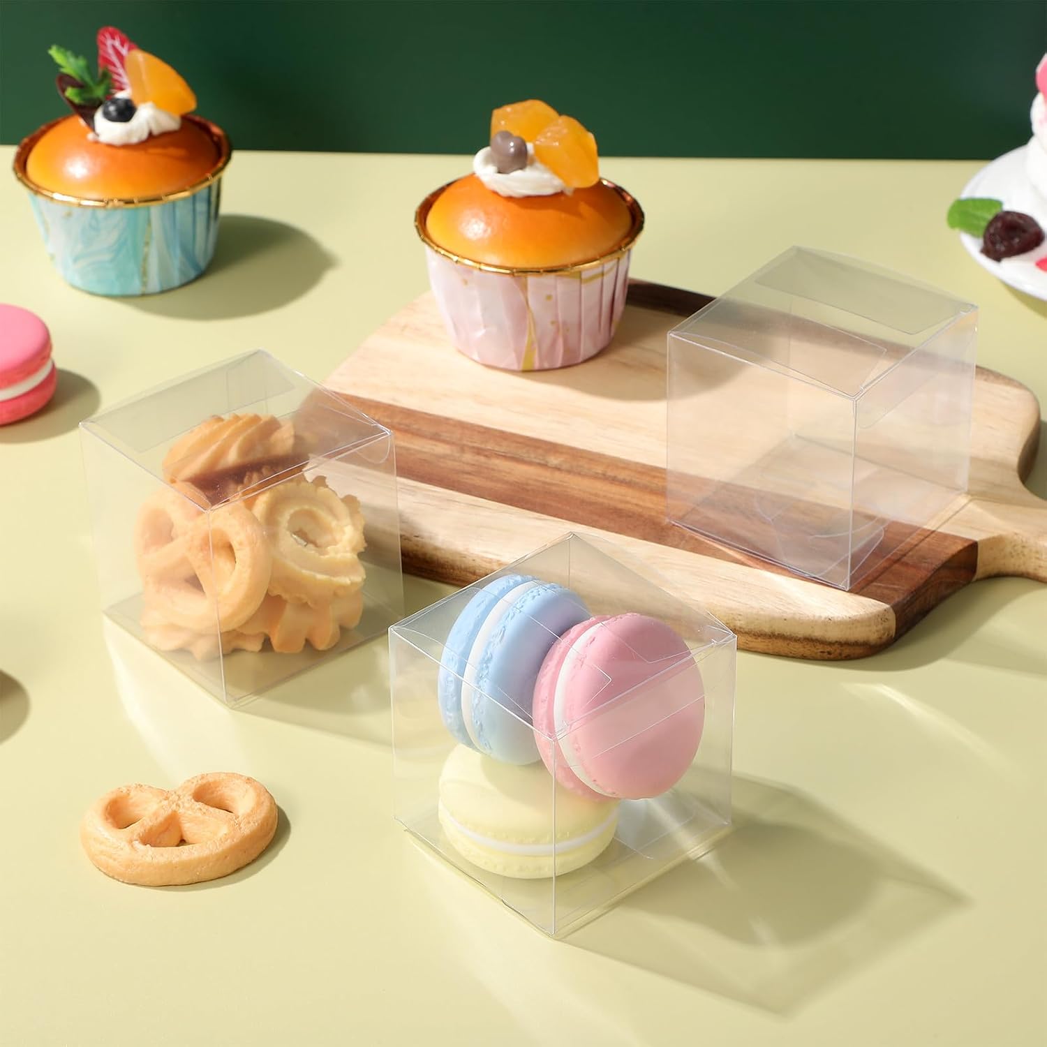 OKUMEYR 100pcs Small Plastic Packaging Boxes 6x6x6cm Pvc Favor Boxes for Wedding Shower Party Candy Dessert Treats