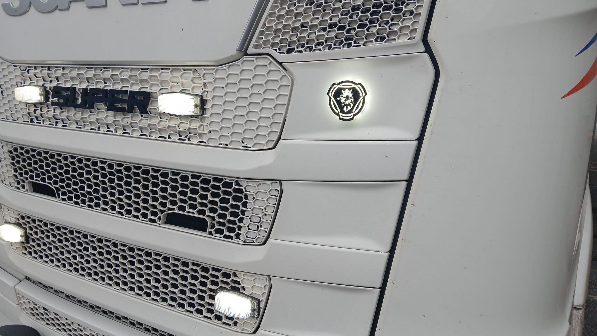 Scania LED Greif Logo - dla osłony przedniej ciężarówki
