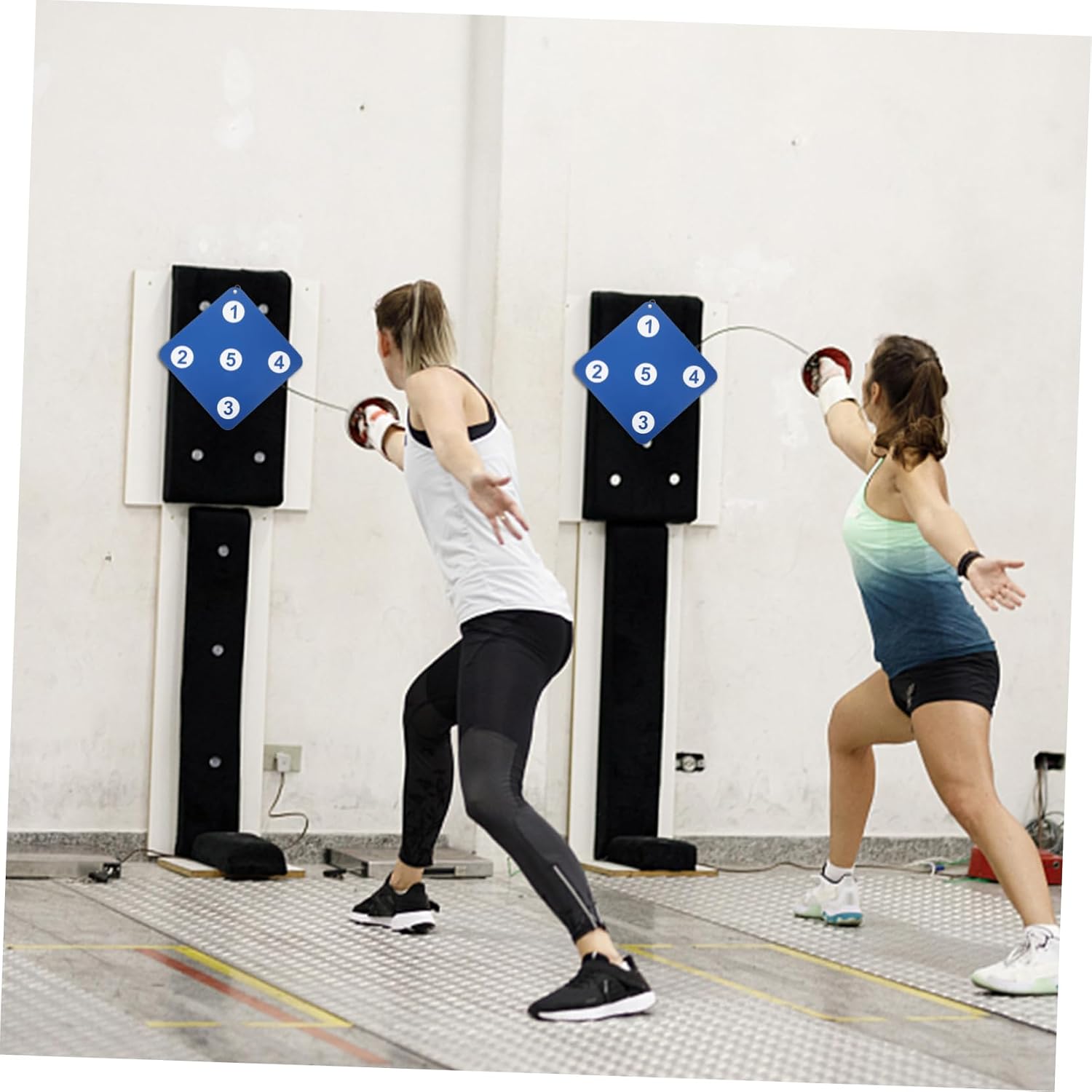 Multi-Purpose Rubber Fencing Weather-Resistant Hanging Fencing Equipment for Training Lightweight Dual-Sided Design for Skill Improvement and Reaction Speed Enhancement