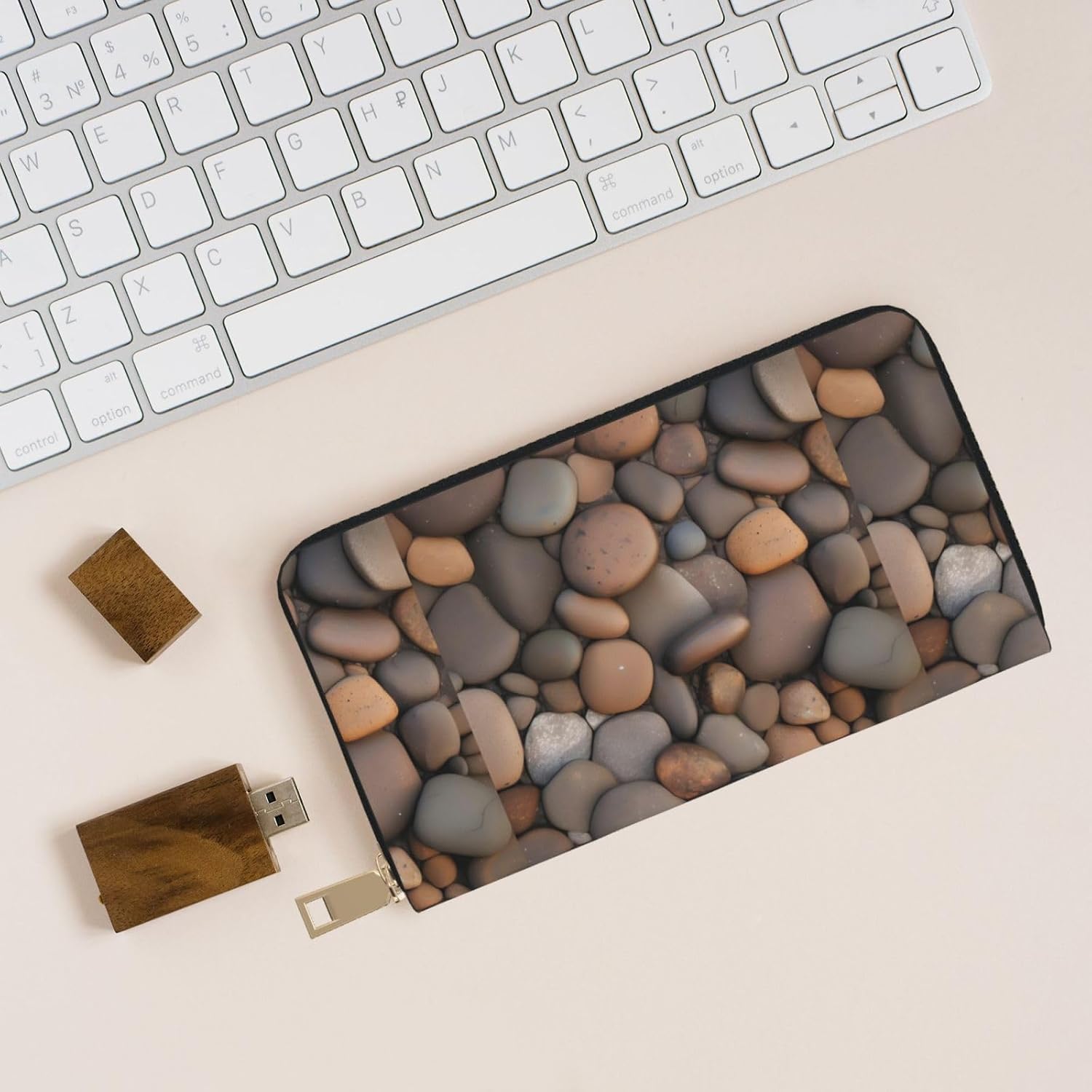 Pebbles In The Beach Unisex Long Microfiber Leather Wallet With Metal Zipper For Office Travel Dating Gifts