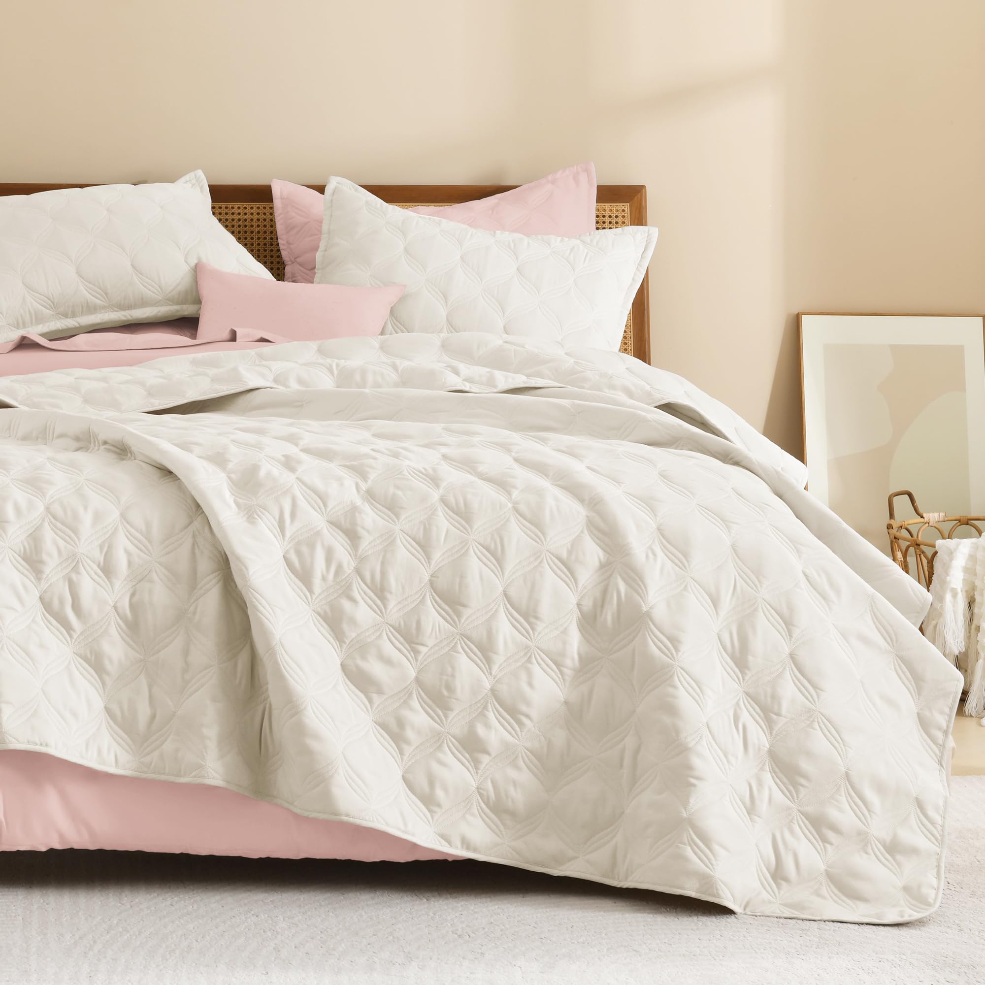 Litanika King Size Quilt Bedding Set, Ivory Summer Lightweight Soft Comforter Bedspreads & Coverlets, Boho Farmhouse Bedding Cover Bed Decor All Season, 3 Pieces (1 Quilt, 2 Pillowcases) โ image 1
