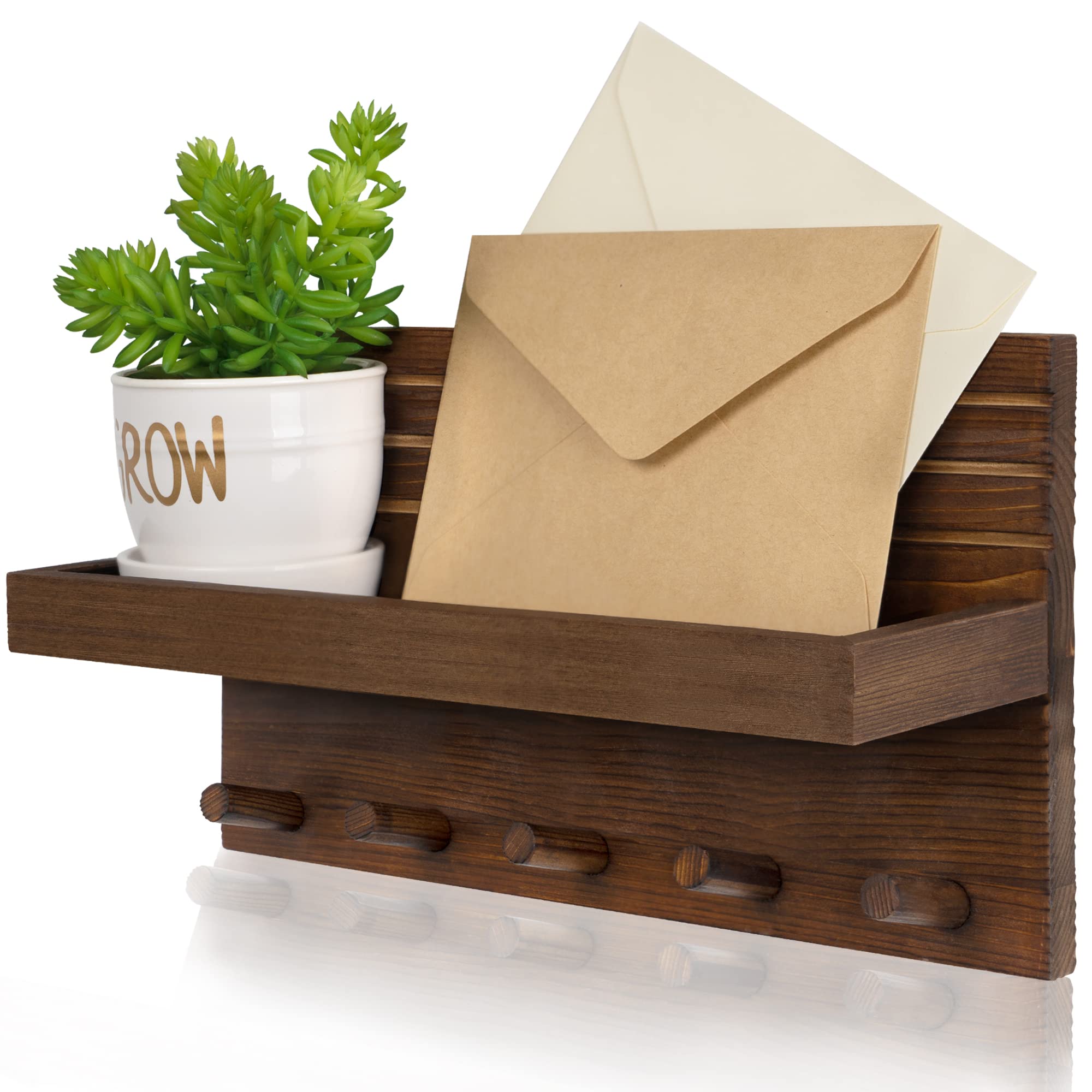 Aan de muur hangende houten decoratieve wandplank