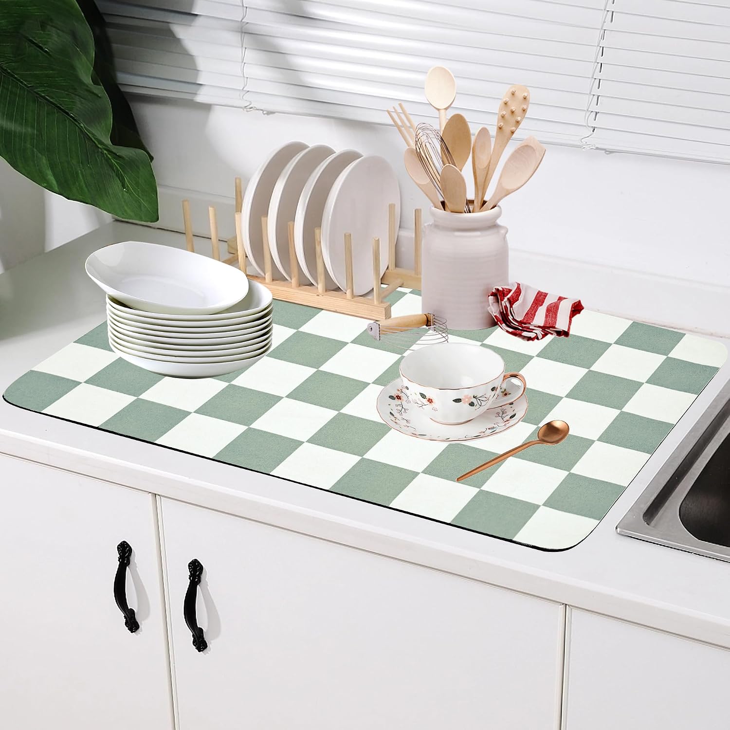Coffee Mat Checkered Dish Drying Pad for Kitchen Pet Placemat Absorbent Quick Dry Washable Anti-slip Rubber Backed Mats for Kitchen Counter Coffee Bar Bathroom Bedroom 15.7" x 23.6"