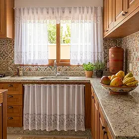 Kit de Cortinas Brancas para Cozinha em Renda Modelo Tulipa – Ideal para Janela e Pia, Perfeita para Gabinete e Decoração do Ambiente