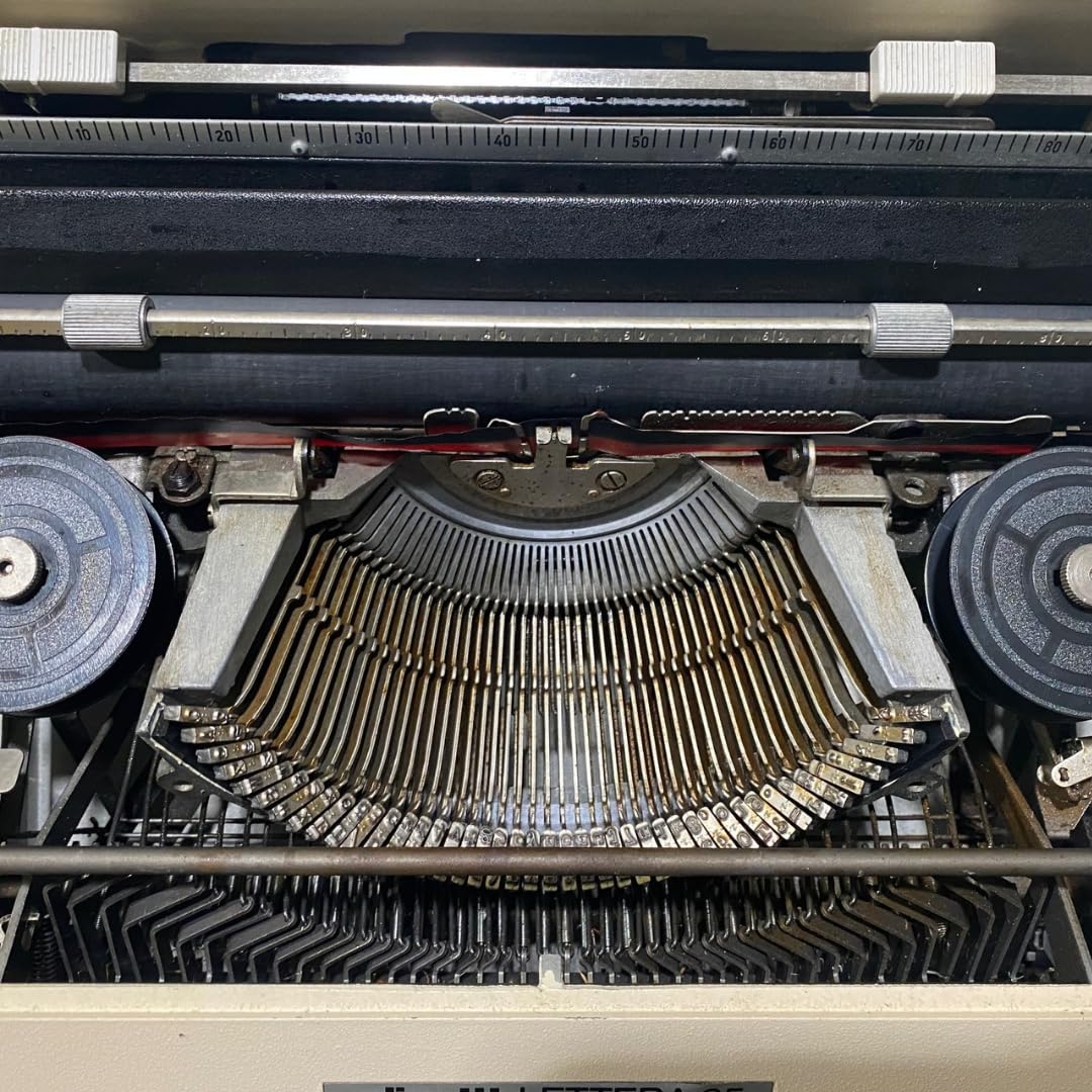 Máquina de Escribir Vintage Olivetti Lettera 35 - Teclado en Castellano Revisada y Funcional Ideal para Coleccionismo - Totalmente Funcional