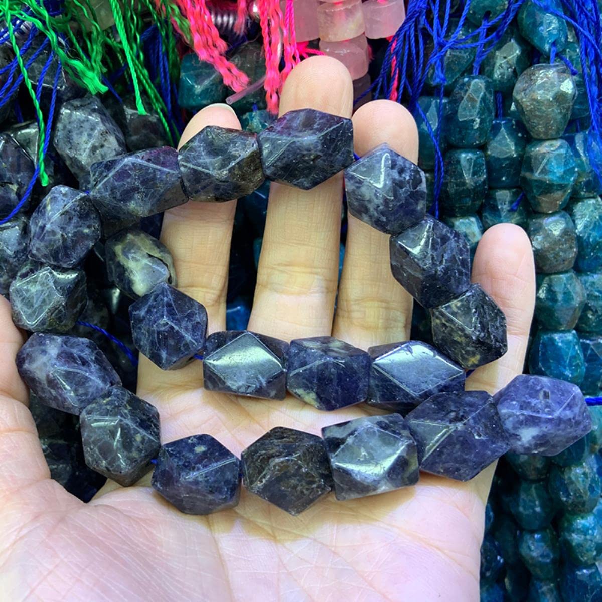 Naturalne niebieskie koraliki kordierytowe, 15 fasetowanych, nieregularnych, DIY, luźne kamienne koraliki do produkcji biżuterii, koraliki, naszyjnik dla kobiet, mężczyzn, prezent, 11 x 12-14 mm