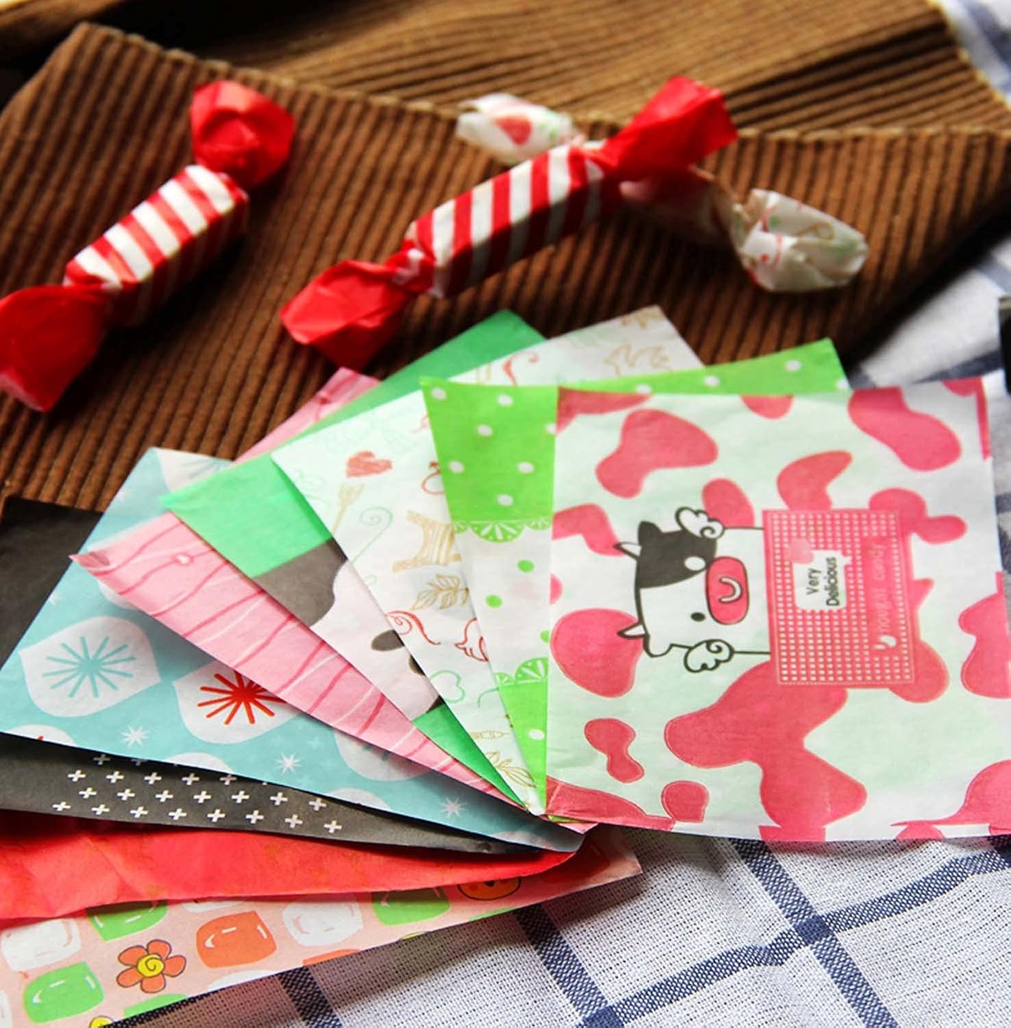 500 PCS Milk Candy Paper Twisting Wrapping Paper 12 * 5cm (Pattern May Random)