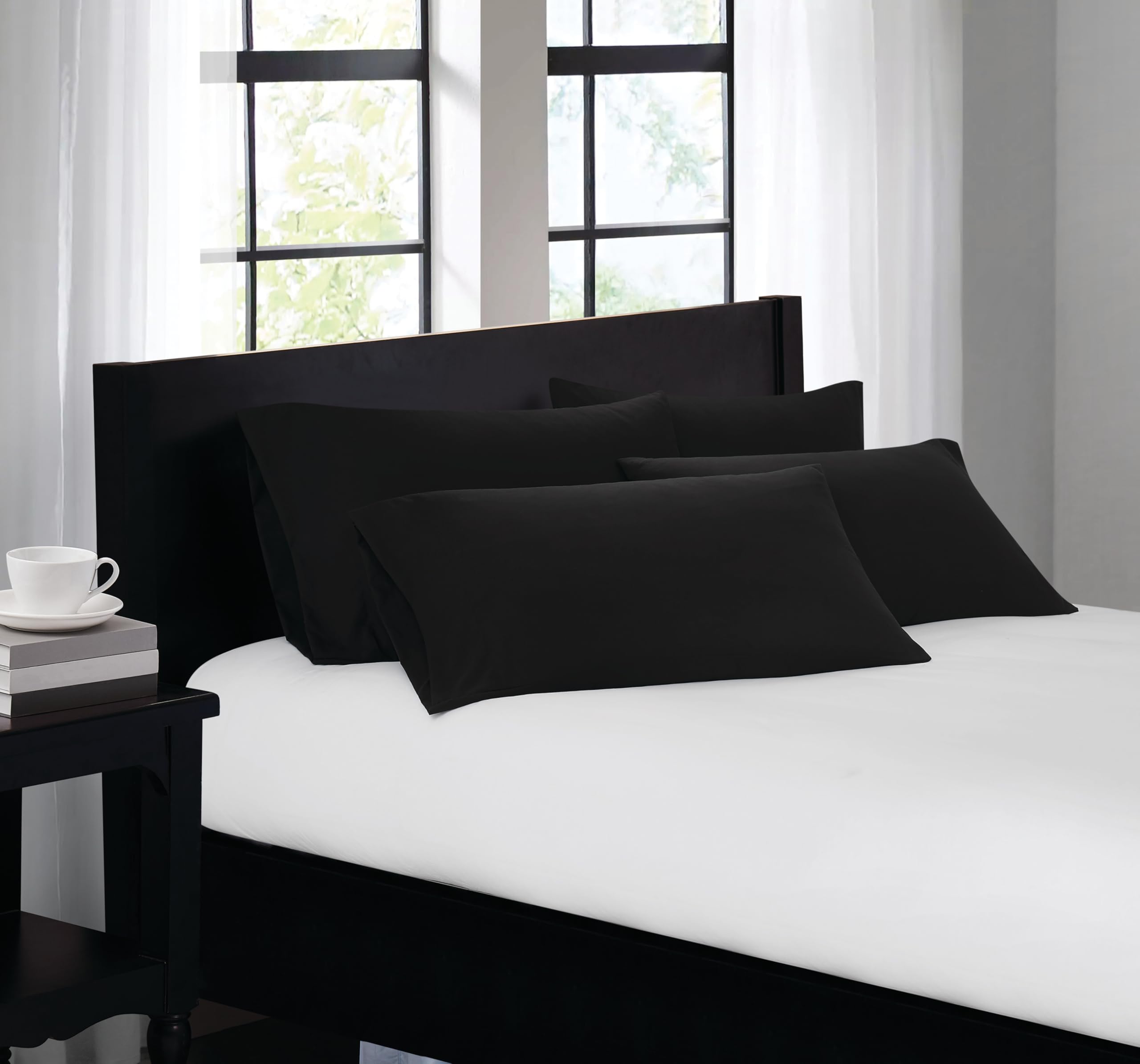 Truly Soft Everyday Paquete de 4 Fundas de Almohada estándar, Color Negro, temática de Color sólido, Ropa de Cama para Adultos, Certificado Oeko-Tex