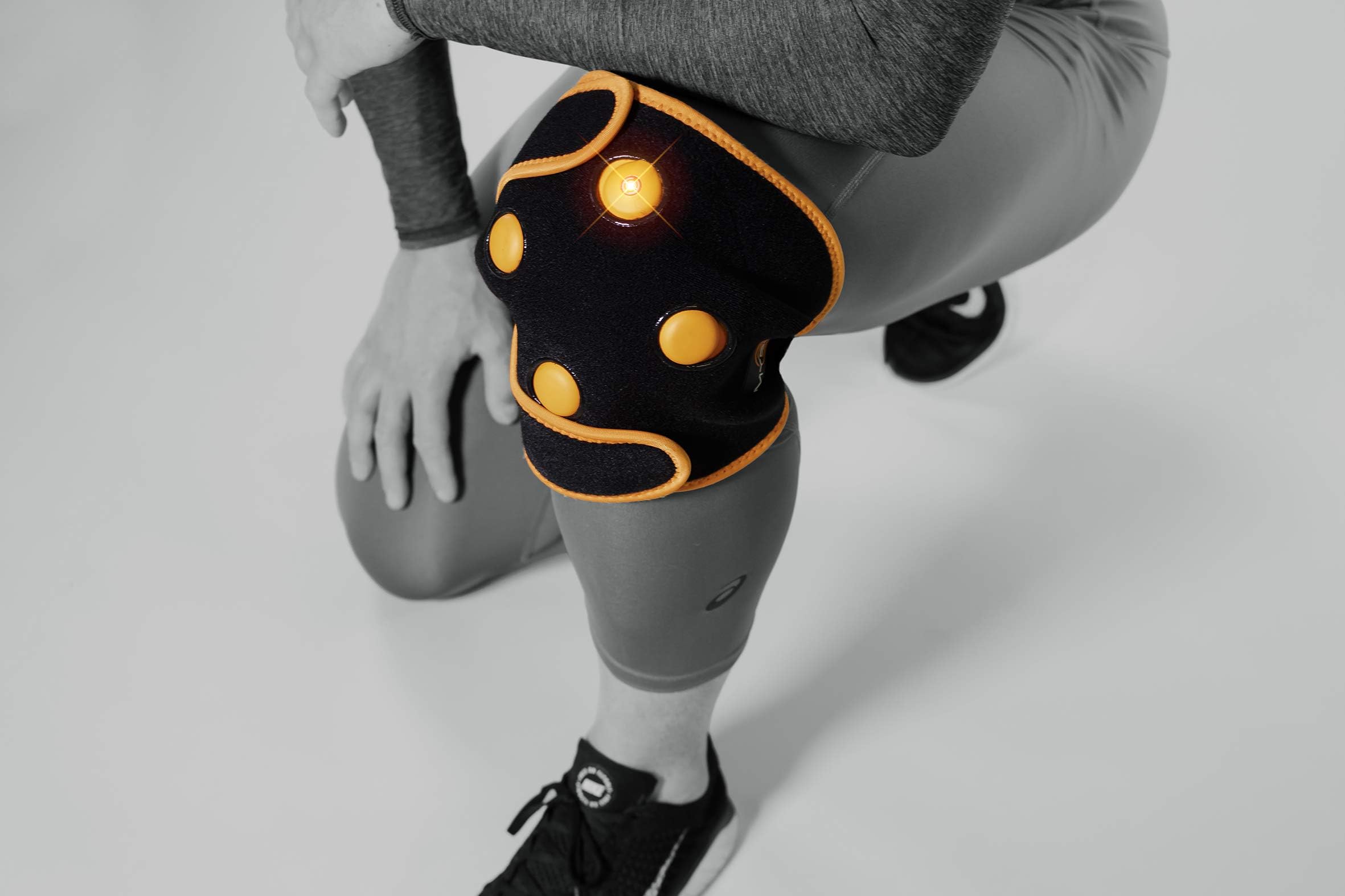 Wearable Sports Recovery Technology for Knee, Calf & Quads - Vibration Massage Therapy for Sore & Stiff Muscles, Warm-up, Movement and Flexibility