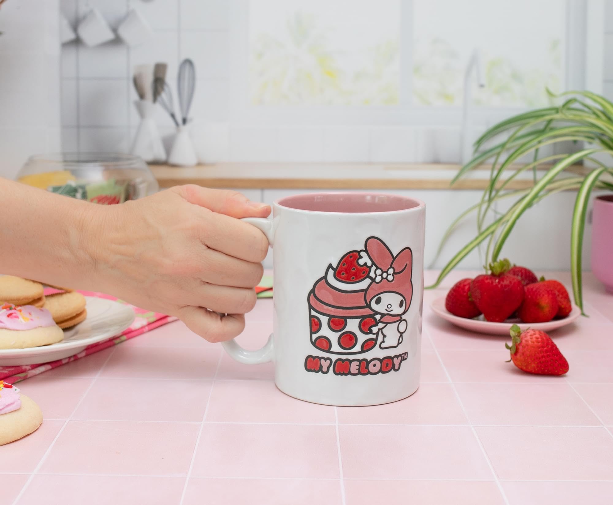 Amazon.com: Silver Buffalo Sanrio My Melody Strawberry Cupcake Wax