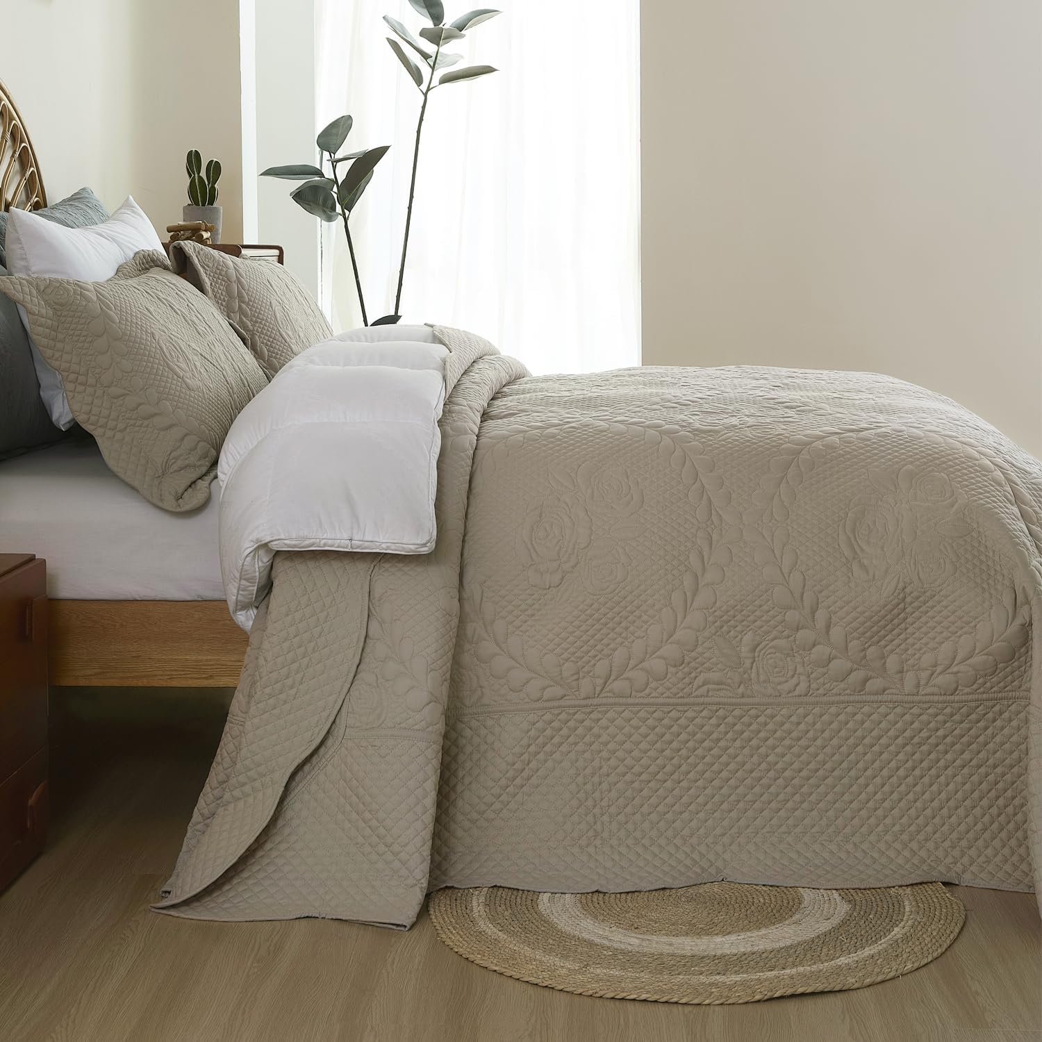 EVENHUG Oversized King Bedspreads California King Quilt Set with Pillow Shams Extra Wide Large King Size Quilts Lightweight Coverlet Bedding Sets Taupe 120"x120" - Image 4