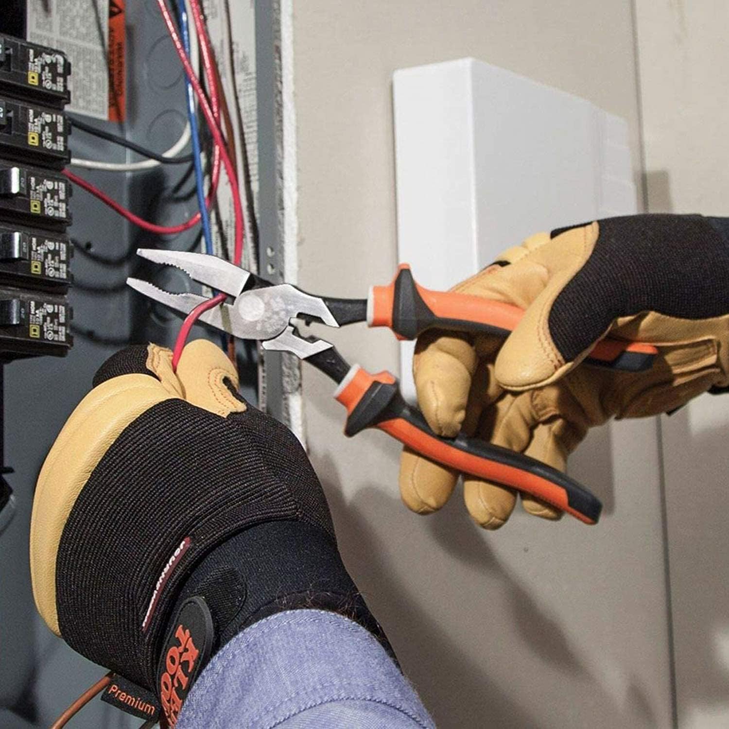 Crеаtіvе Prоduсt Klein Tools 12098EINS Insulated Combination Pliers with VDE Certified 3-Part Insulation, Crimping Die and Toothed Pipe-Grip