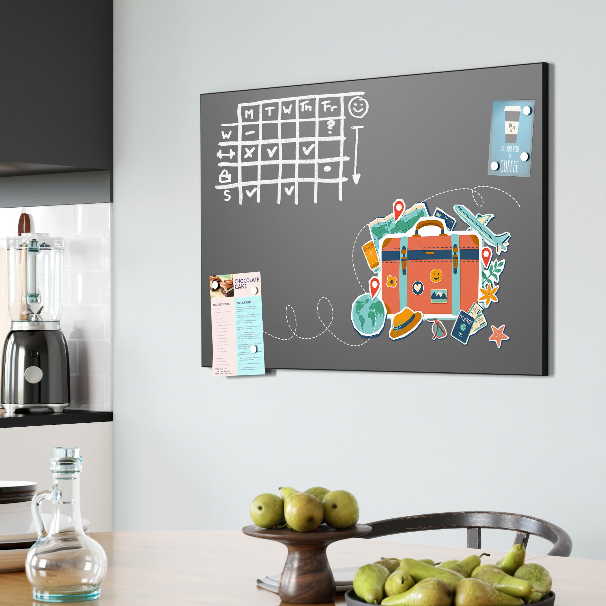 DEQORI Magnetische Kreidetafel mit UV-Druck | Motiv Fernweh & Abenteuer | Design rechteckig 90x60 cm | Kreide Metalltafel beschreibbar – Wanddeko für Küche, Flur, Kinderzimmer & Büro