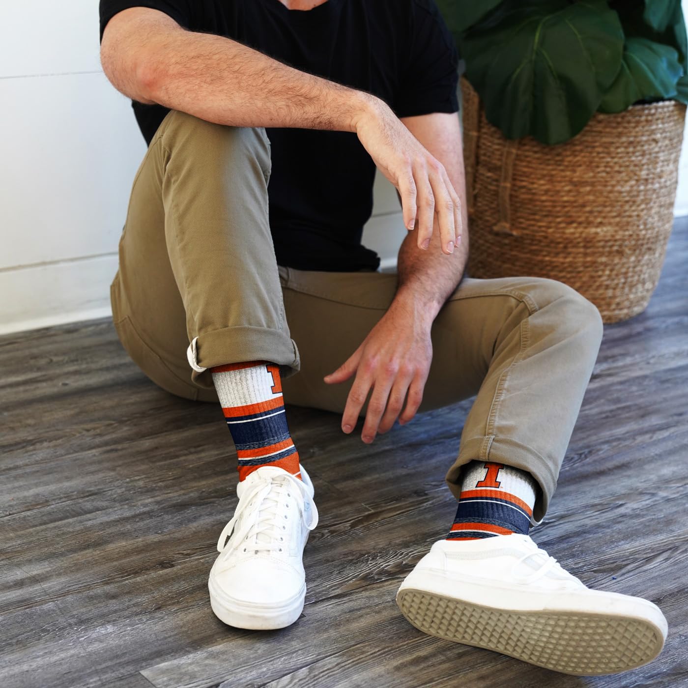 For Bare Feet NCAA Unisex Ncaa Friday Dress Crew Sock