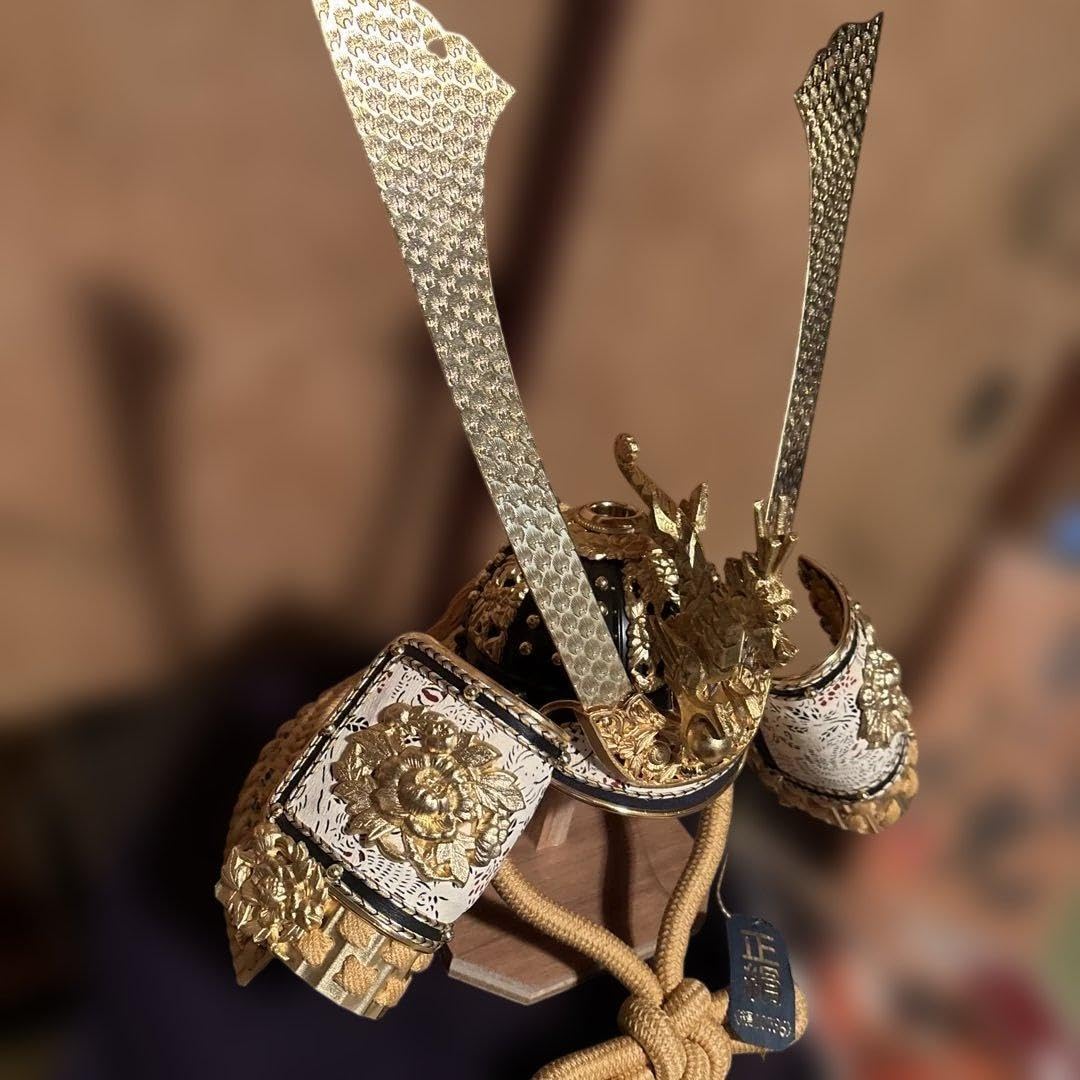 未使用　雄山作　五月人形 武士の兜　（展示品） Amazon.co.jp: 雄山作 五月人形 武士の兜 展示品 : おもちゃ