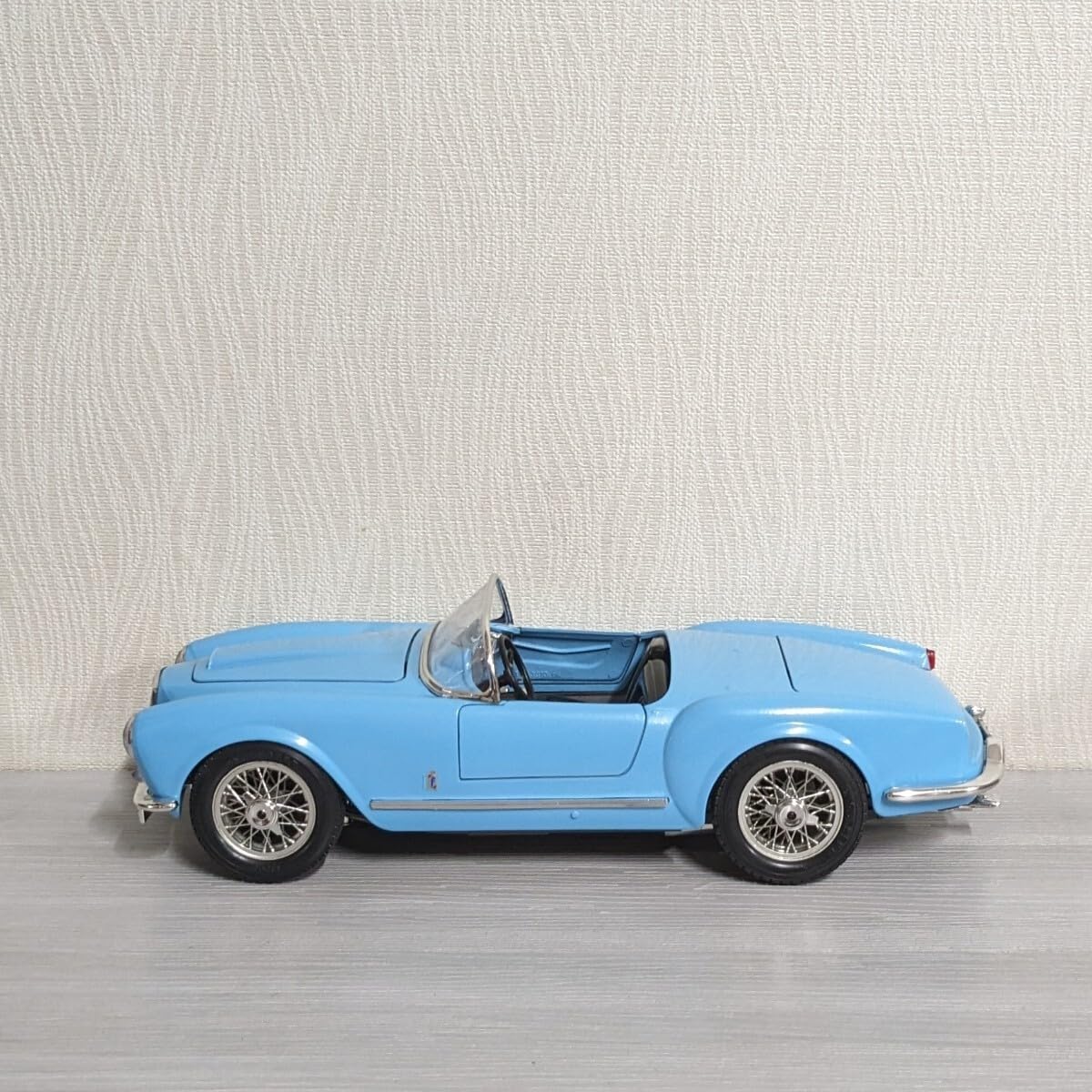 Amazon | Bburago 1/18 LANCIA Aurelia B24 Spider 1955 ランチア