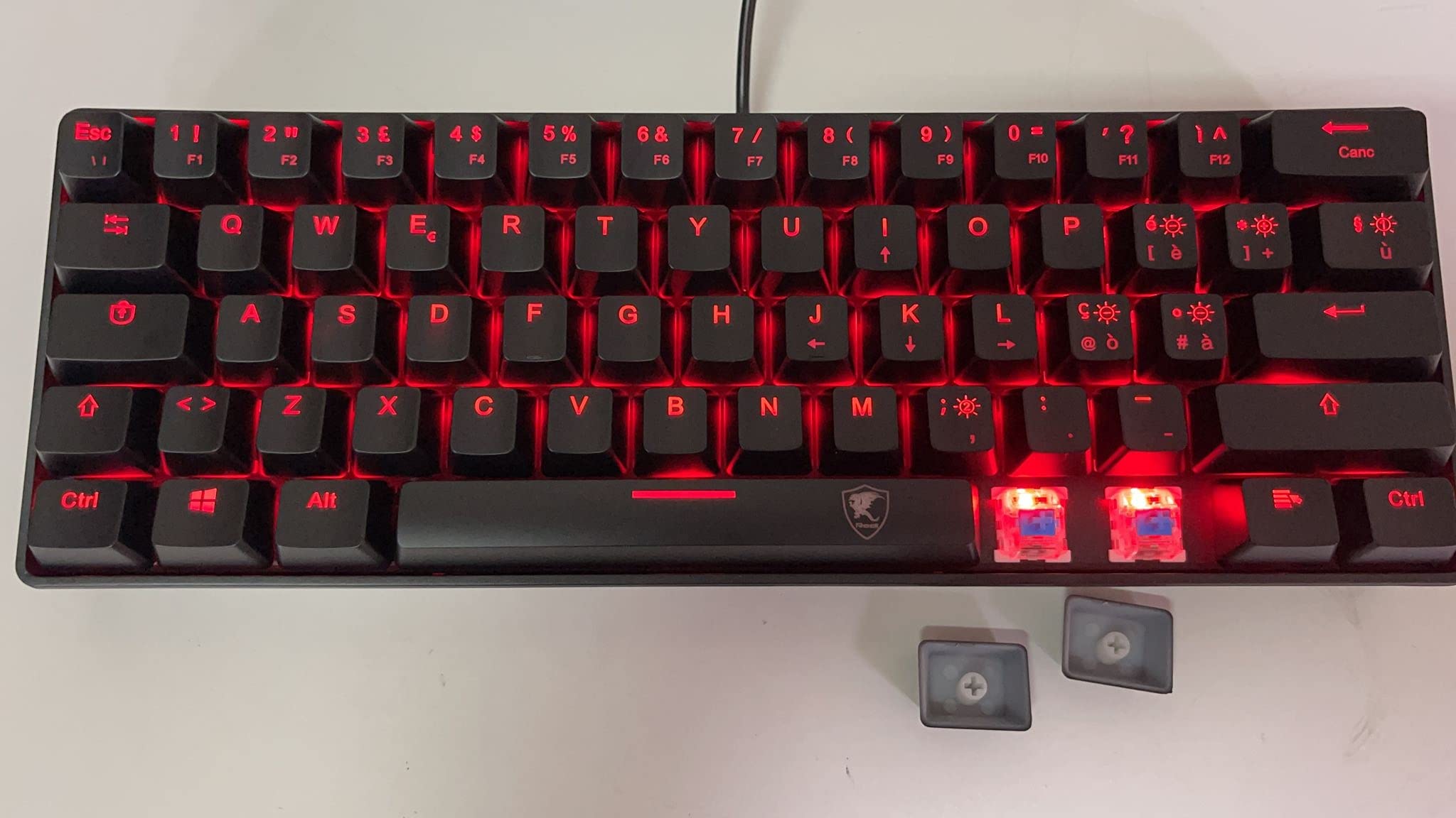 IDOR STORE Tastiera Meccanica Gaming RGB 62 Tasti, 100% Anti-ghosting Switches Blu, Retroilluminazione RGB con 16.8 milioni AY601 Tastiera da Gioco per PC,Mac, COMPATTA PS4 E PS5 ayout Italiano
