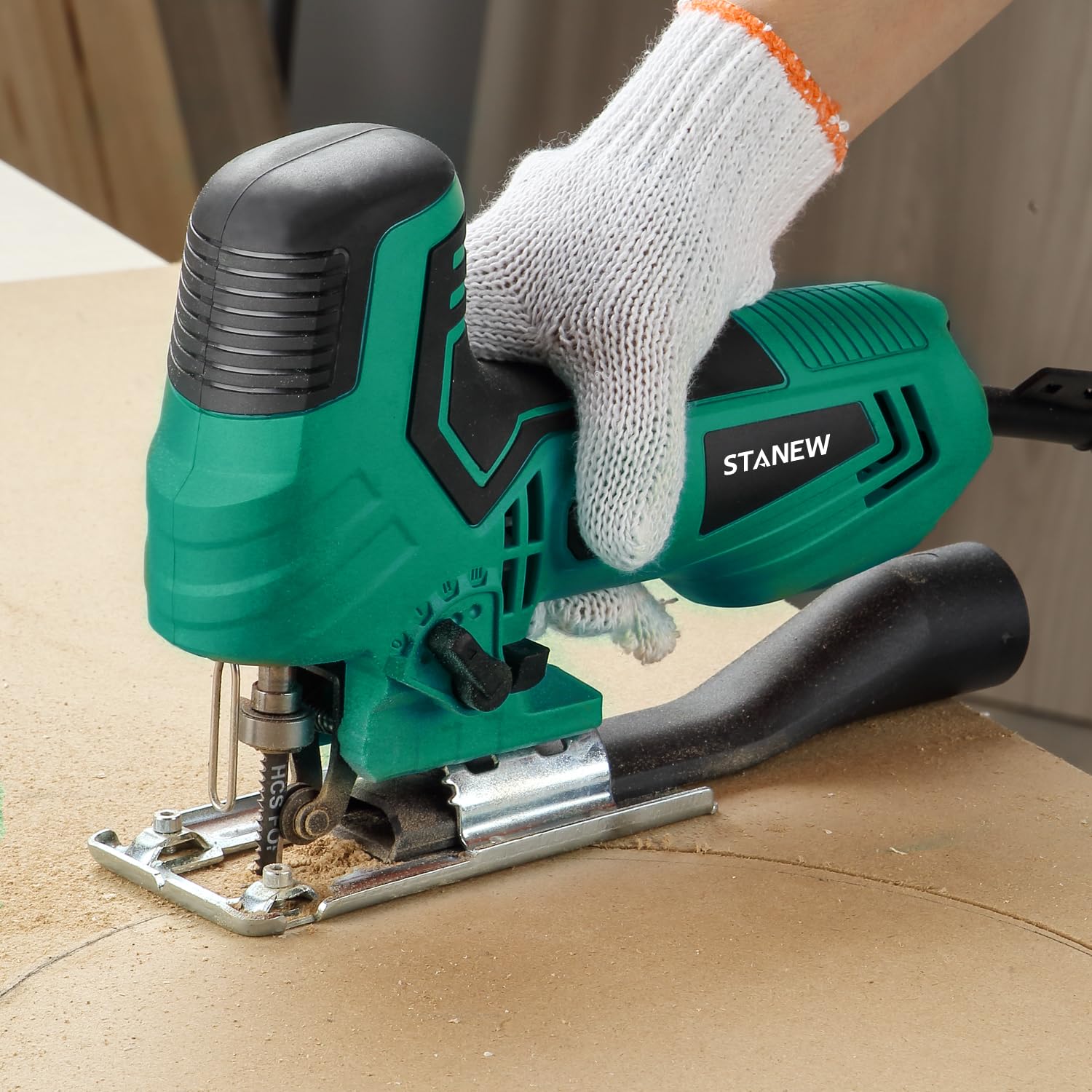 STANEW Seghetto Alternativo 650 W，oscillazioni al min. 1000-3000RPM，6 Velocità Regolabili, 5 lame, Angolo di Taglio da 45º, Profondità: Legno/Alluminio/Metallo: 65/6/6 mm