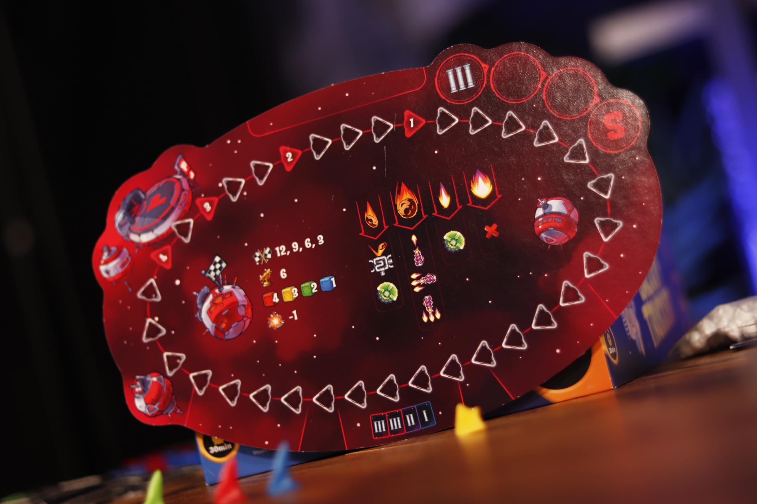 IELLO Galaxy Trucker – Version Française – Jeu de Société Familial & Stratégique – Construction de Vaisseaux, Aventure Spatiale & Humour | 2-4 Joueurs | 30 Min | Dès 8 Ans