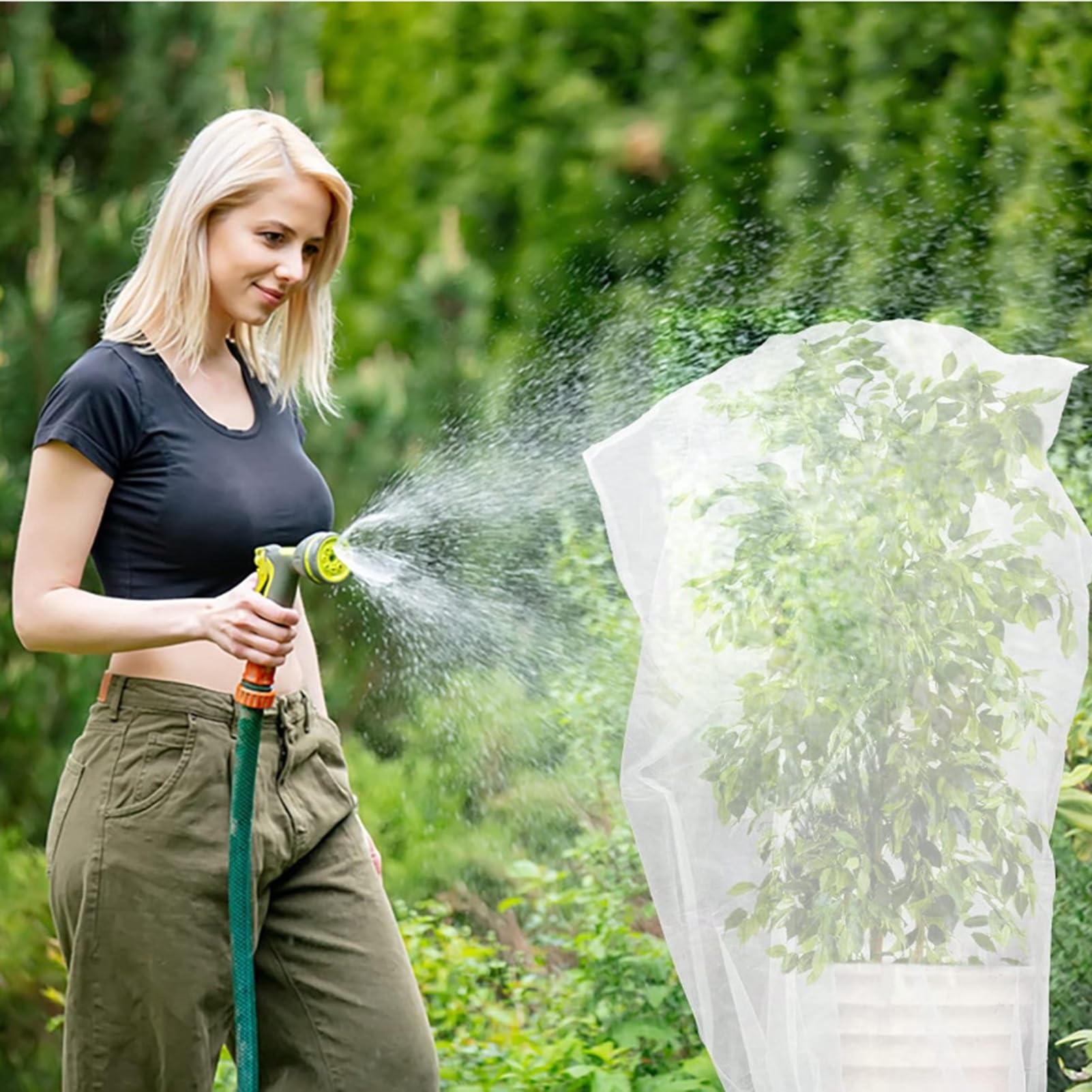 Paquete de 2 bolsas grandes de red para árboles frutales, cubiertas de protección de jardín con cordón para plantas, 8 x 8 pies, malla de malla resistente para árboles frutales, verduras y flores.