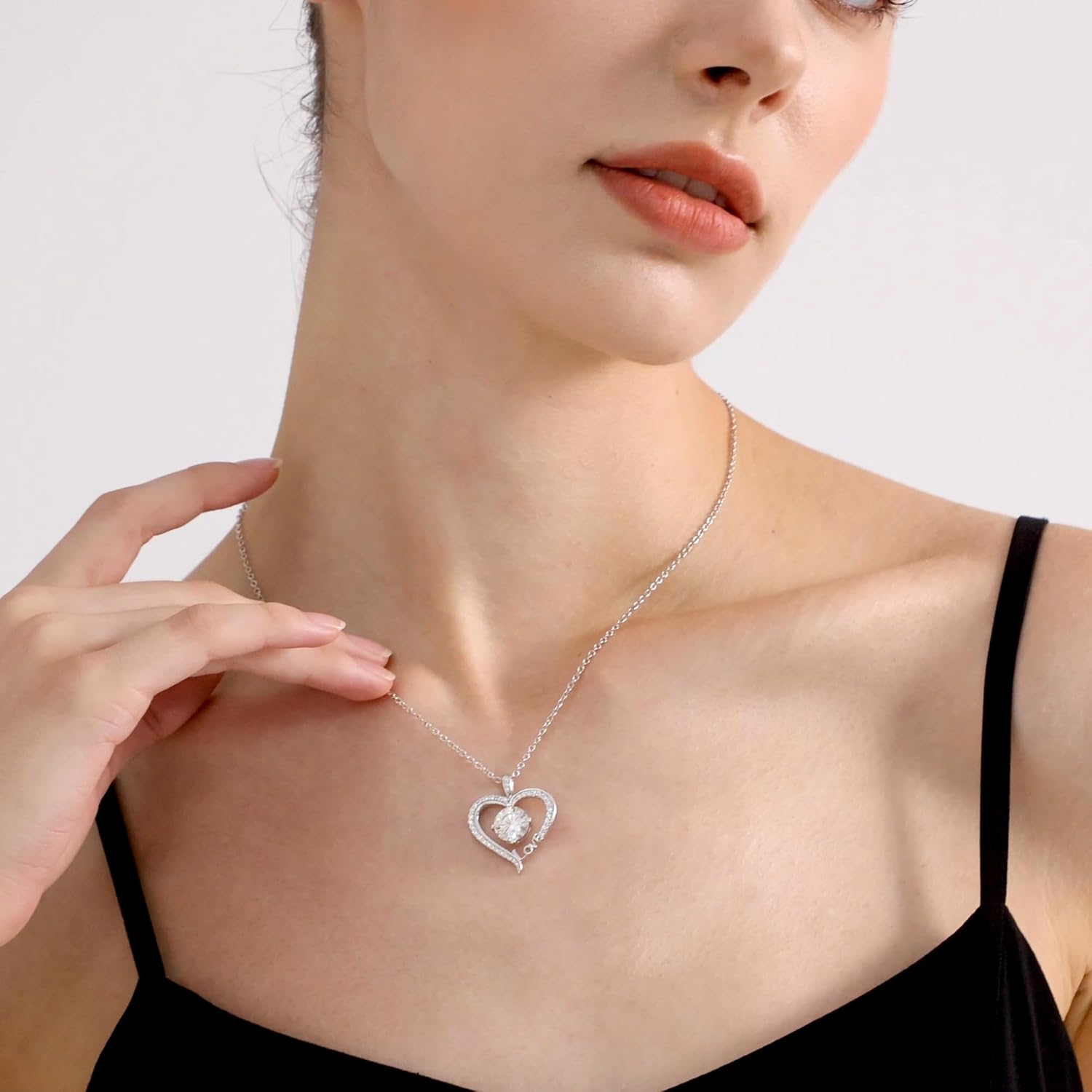 Moissanite Heart Necklaces for Women, 1-3 Carat Moissanite 925 Sterling Silver Love Jewelry, Valentines Day Birthday Wedding Anniversary Engagements Gifts for Women Wife Girlfriend Mom Her