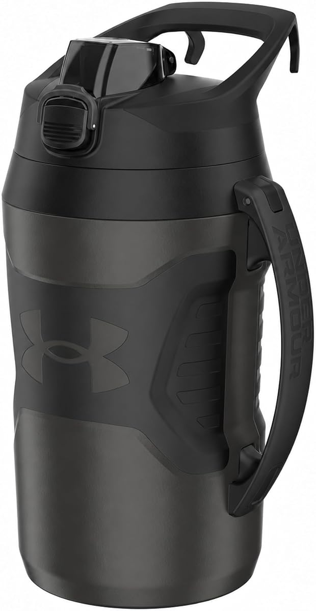 Under Armour Botella de agua aislada con asa y gancho para valla, jarra de agua deportiva de medio galón, resistente a fugas y sin BPA para béisbol, fútbol y gimnasio, gris azabache/negro, 64 oz