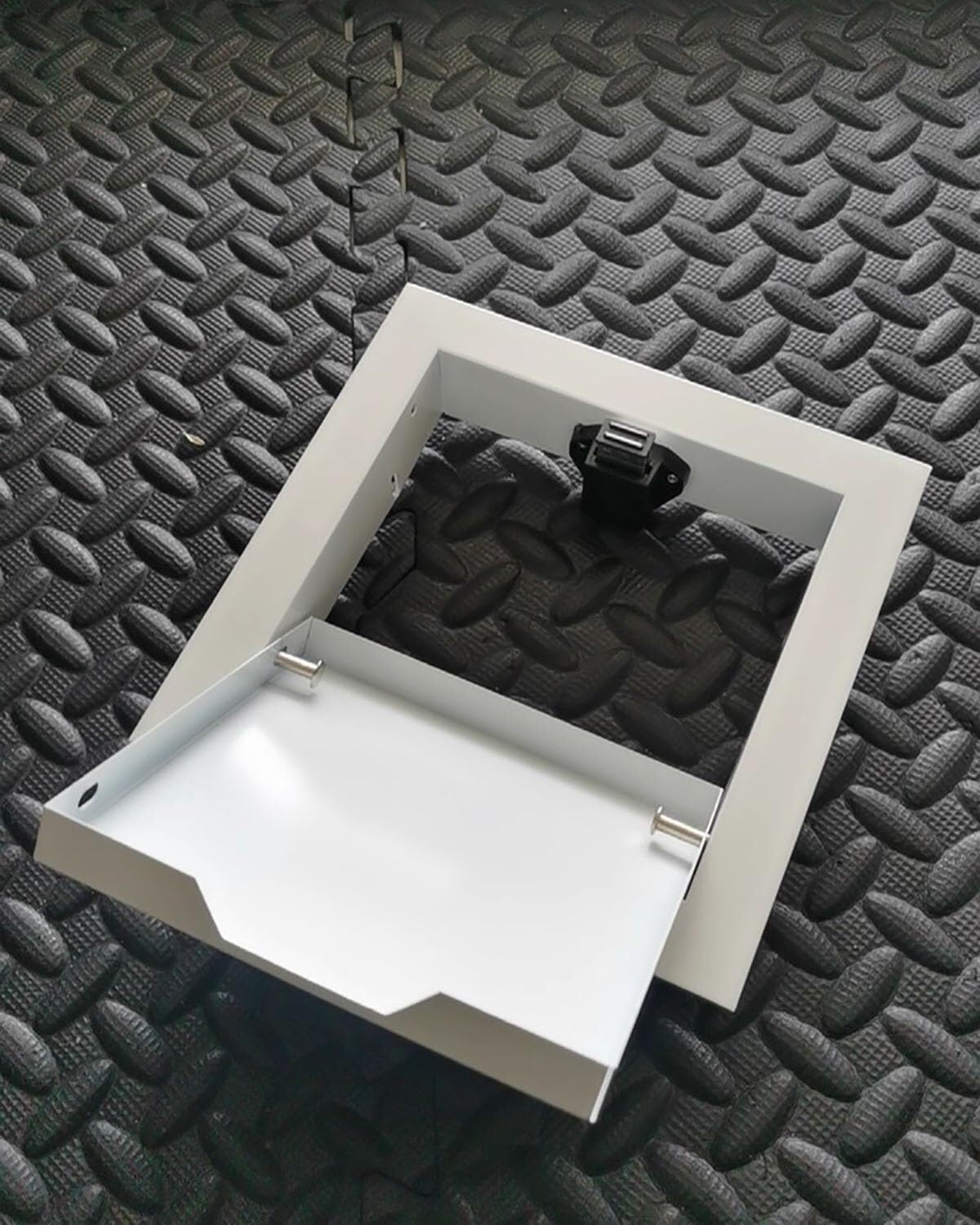 Kanduo One Color Plumbing Access Door Access Panel Metal Access Hole Cover Plate With Click Mechanism, Walls Access Doors Plumbing Revision Hatch Panel(15X15cm/6X6in)