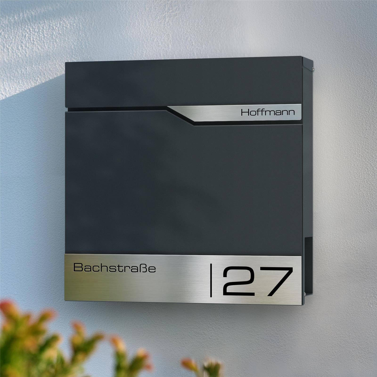 Metzler Moderna Cassetta Postale Con Portagiornale Antracite RAL 7016 - Personalizzata Con Targhetta in Acciaio Inossidabile V2A, Da Parete - Siebert
