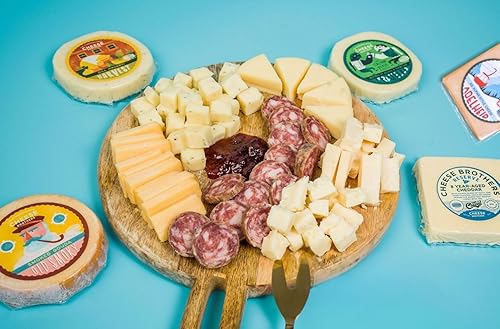 Vista 53 de Cheese Bros Game Day Caja de regalo de lujo Fresco de Wisconsin Incluye goudas, cuajada, queso cheddar envejecido de 8 años, mostaza, salchicha