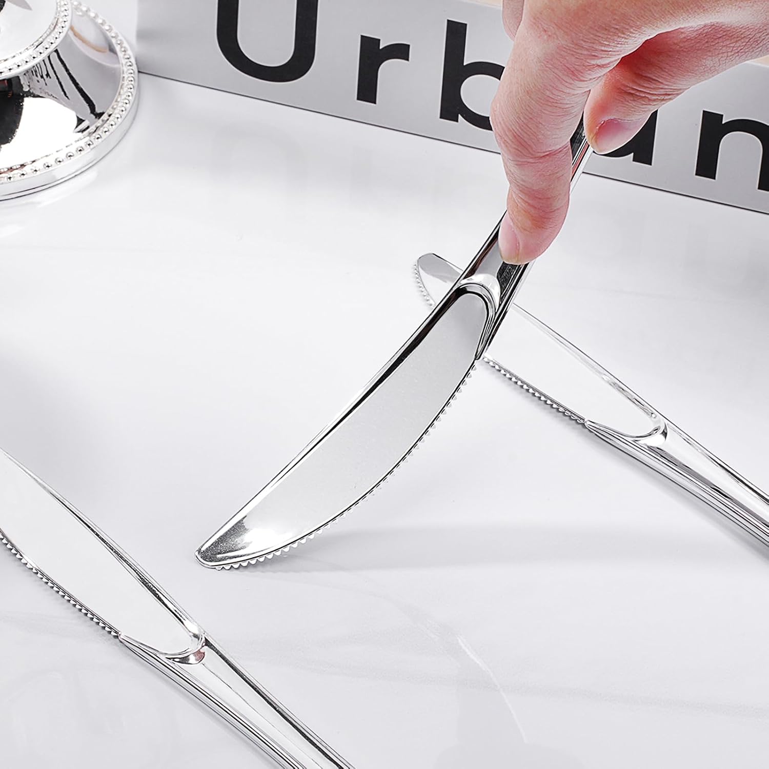 BESTVIP 100 Count Silver Plastic Knives, Solid and Durable Plastic Knives Disposable, Heavy Duty Look Like Real Cutlery, Utensils Perfect for Parties, Weddings, Christmas, Special Occasions
