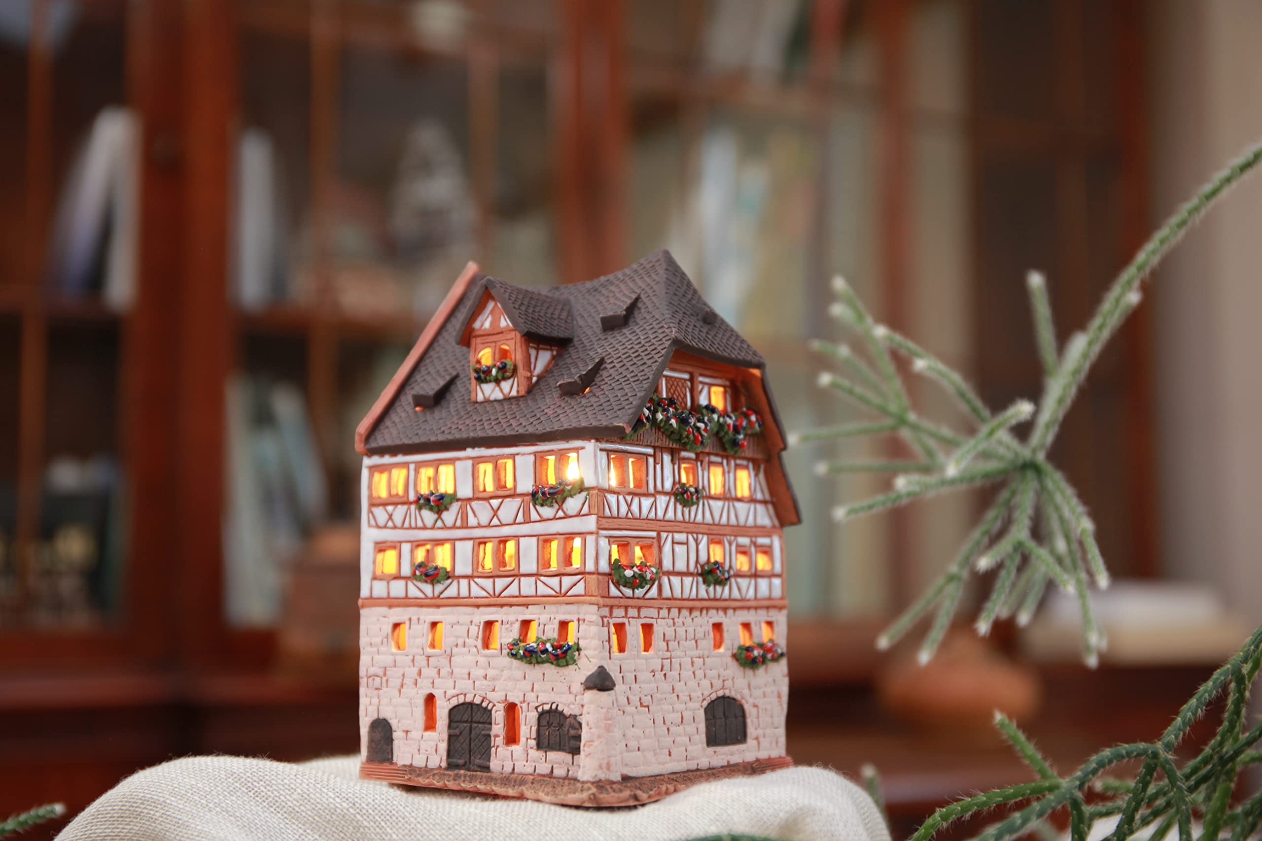 Aroma Lichthaus Keramik, Lichthäuser, Teelichthaus, Handarbeit, Künstlerisches Nachbildung Dürer Haus in Nürnberg, Deutschland, B263AR