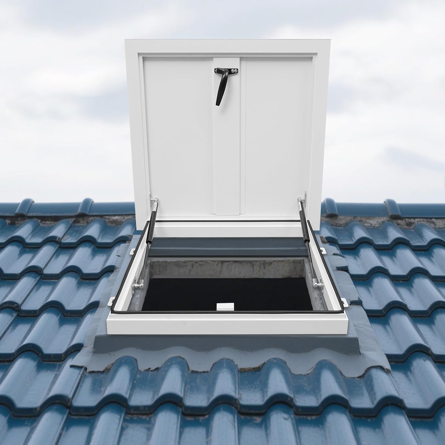 Roof Access Hatch, Commercial Roof Access Hatch Cover Plate, Aluminum Frame Galvanized Sheet, Hydraulic Support Rod, Roof Safety Door with Switch Type Handle, for Industry 24.4 * 24.4in White