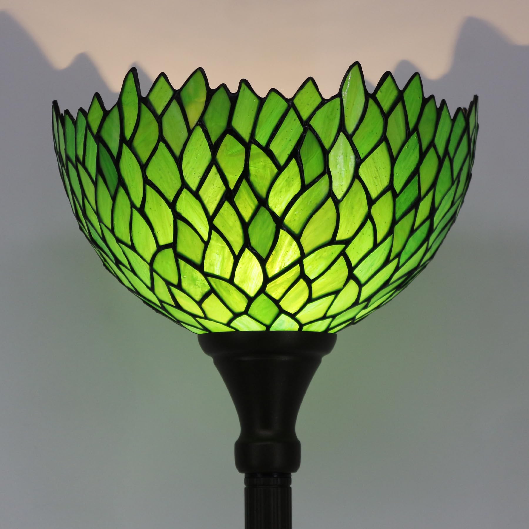 Tiffany S523 WERFACTORY Lampe sur pied en verre teinté style torchiere W12H66 pouces vert Wisteria pour salon, chambre, étagère, table basse